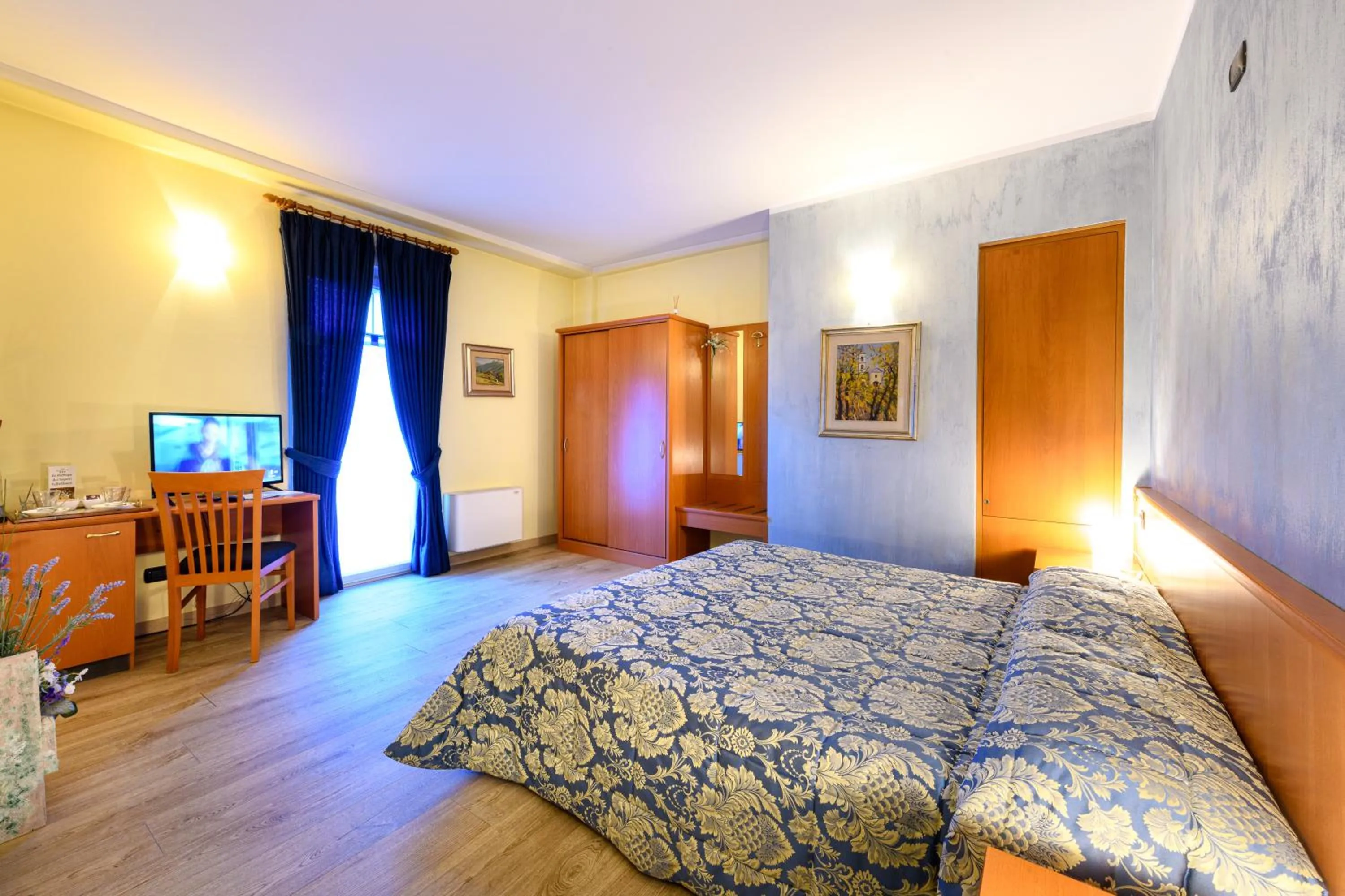 Photo of the whole room, Bed in Hotel Garni Le Corti