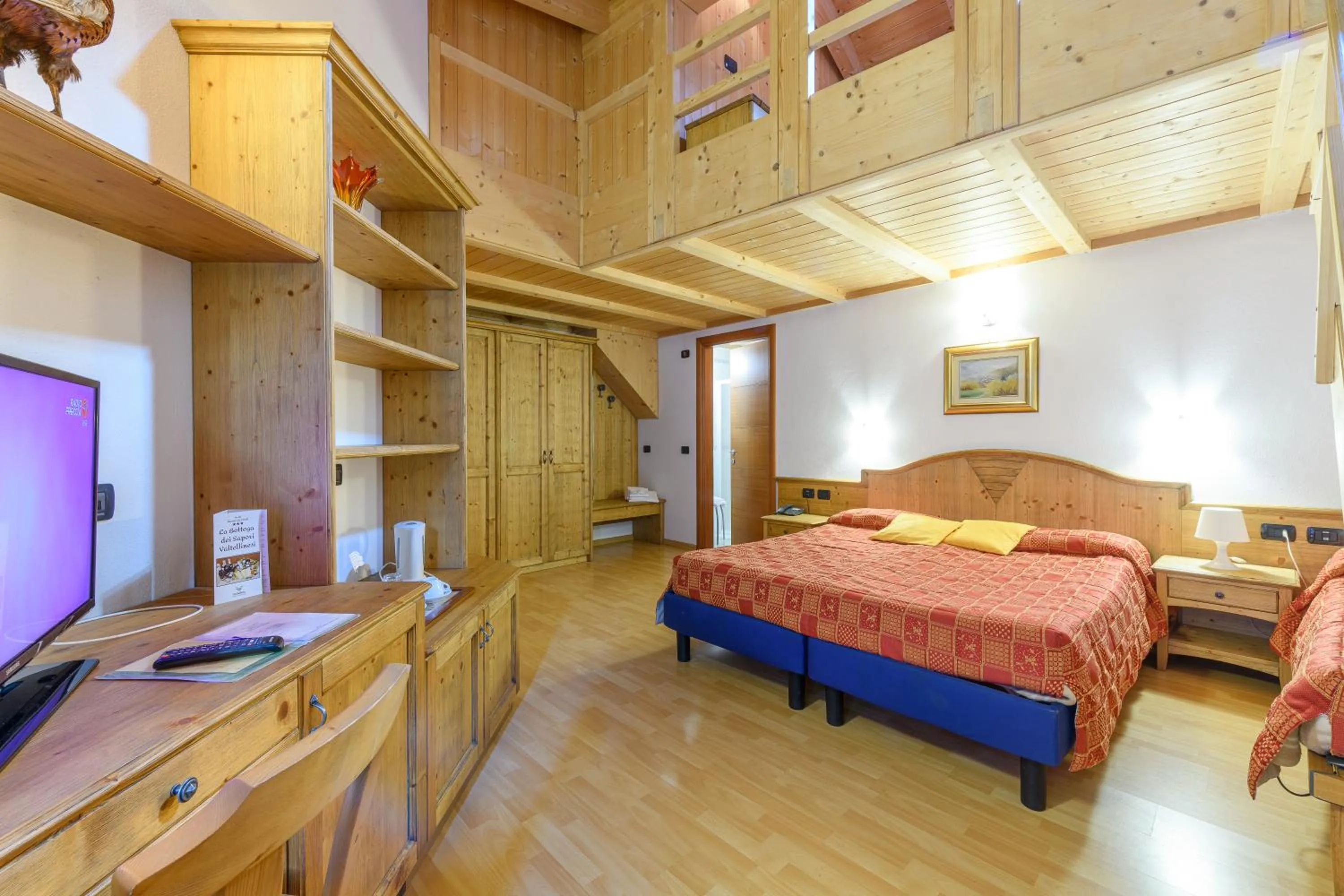 Photo of the whole room, Bed in Hotel Garni Le Corti