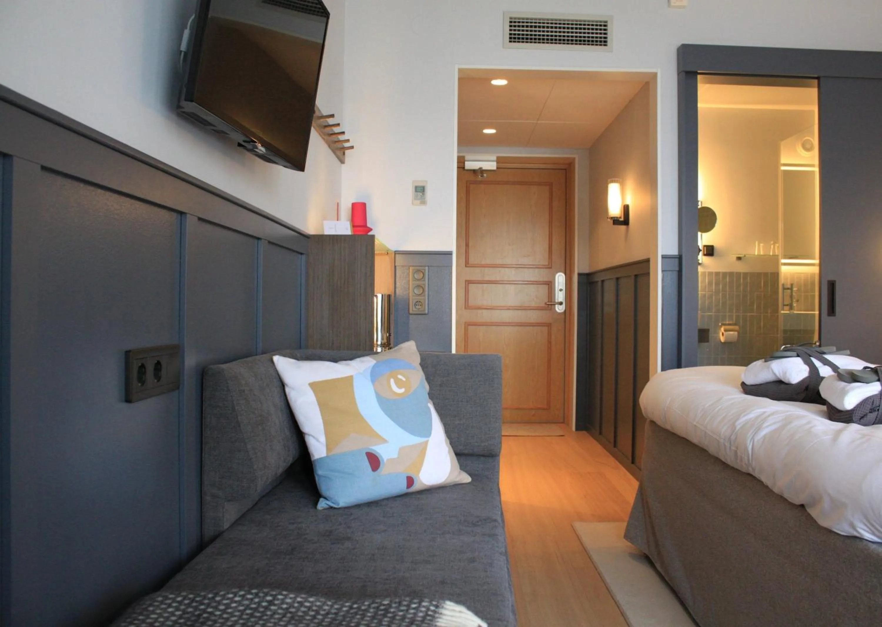 Photo of the whole room, Bed in Gränsö Slott Hotel & Spa