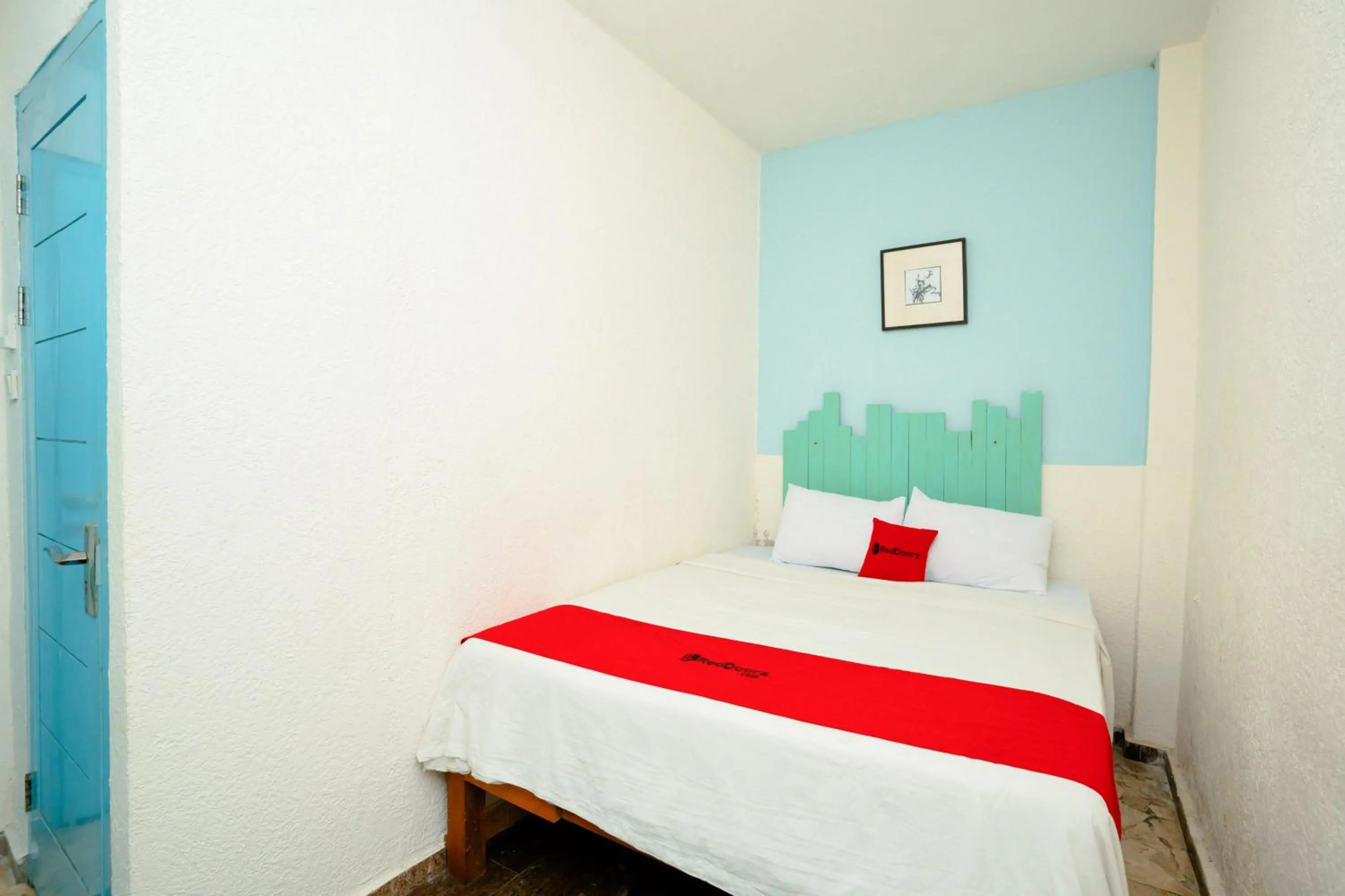 Bedroom, Bed in RedDoorz near RSUD Kota Mataram