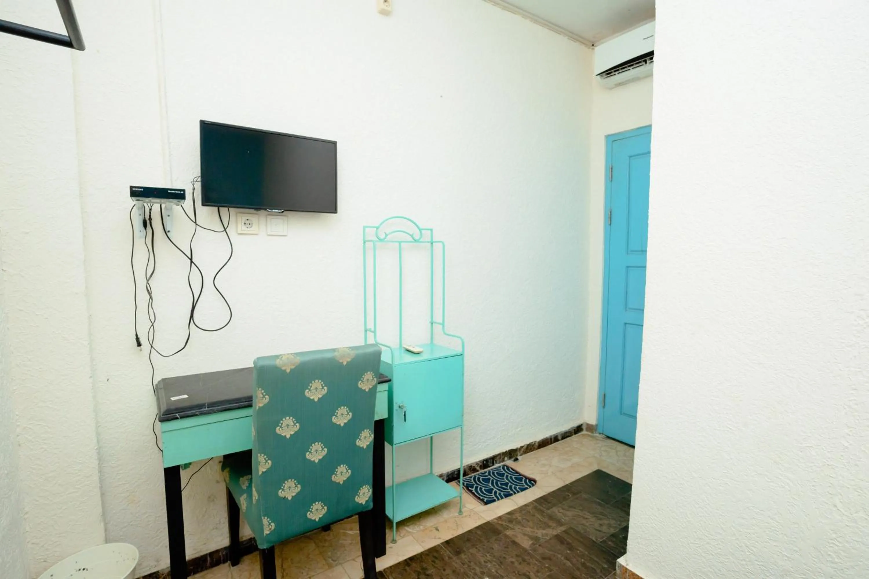 Bedroom in RedDoorz near RSUD Kota Mataram