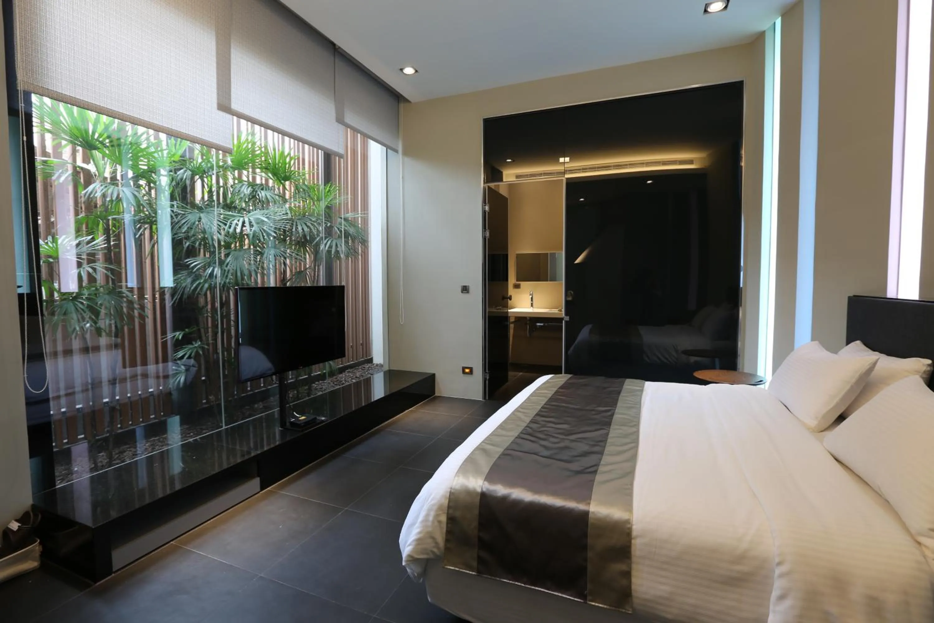 Photo of the whole room, Bed in Tongzhan Design Inns