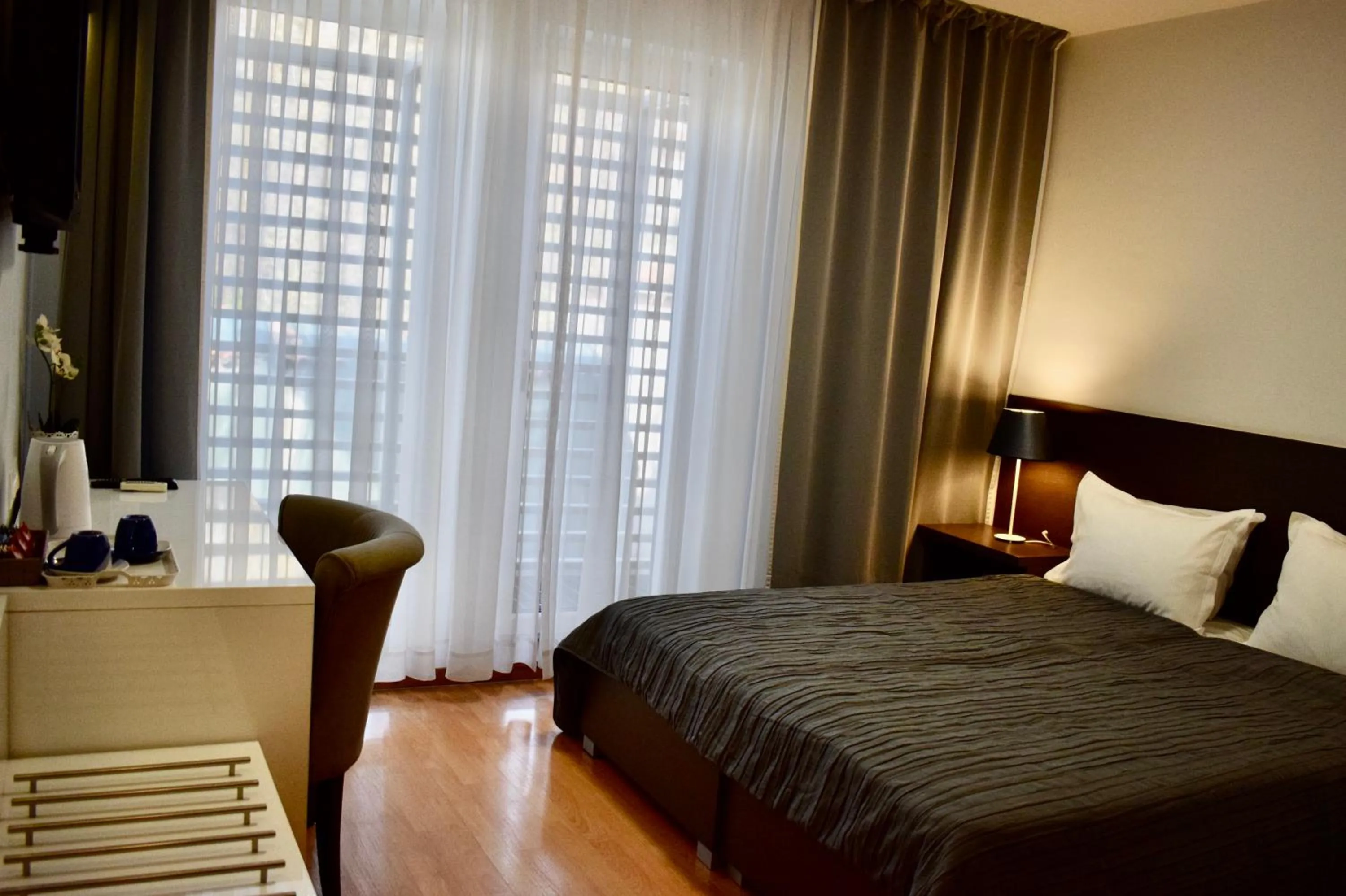 Day, Bed in Hotel Divan