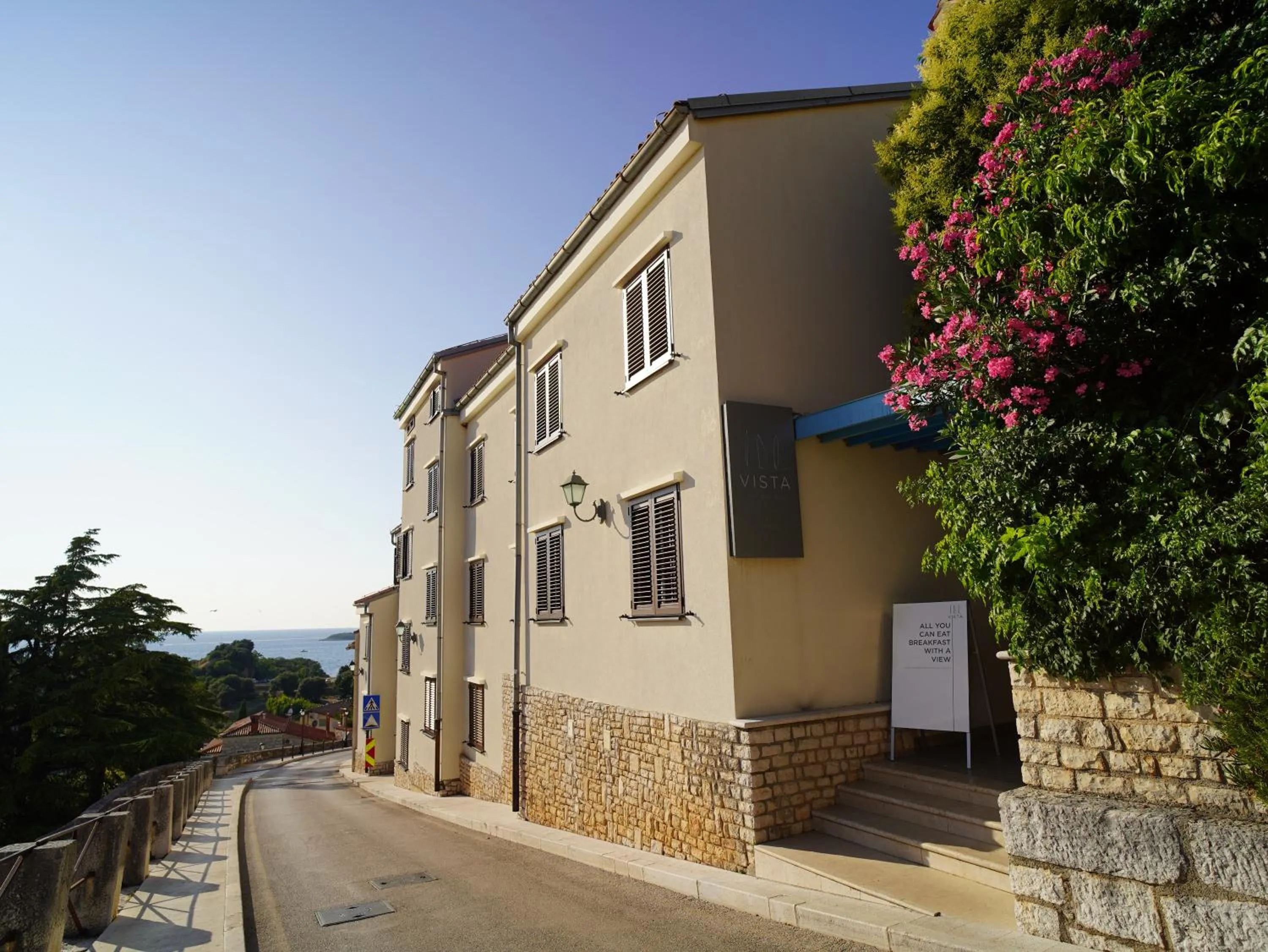 Property building in Hotel Vista