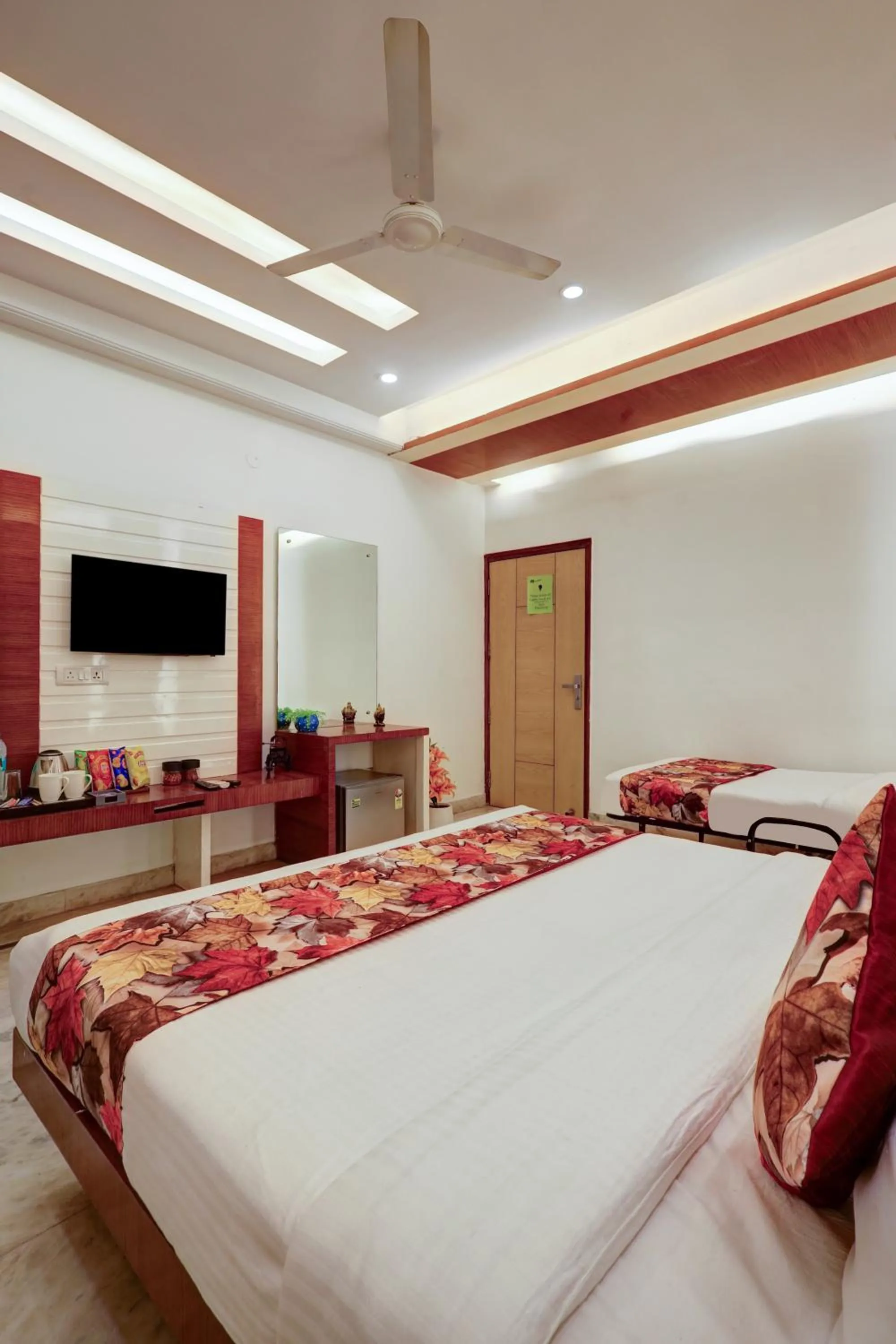 Bed in Hindustan By Backpackers Heaven - Traveller's Choice Award 2025 Best of Best Winning Hotel