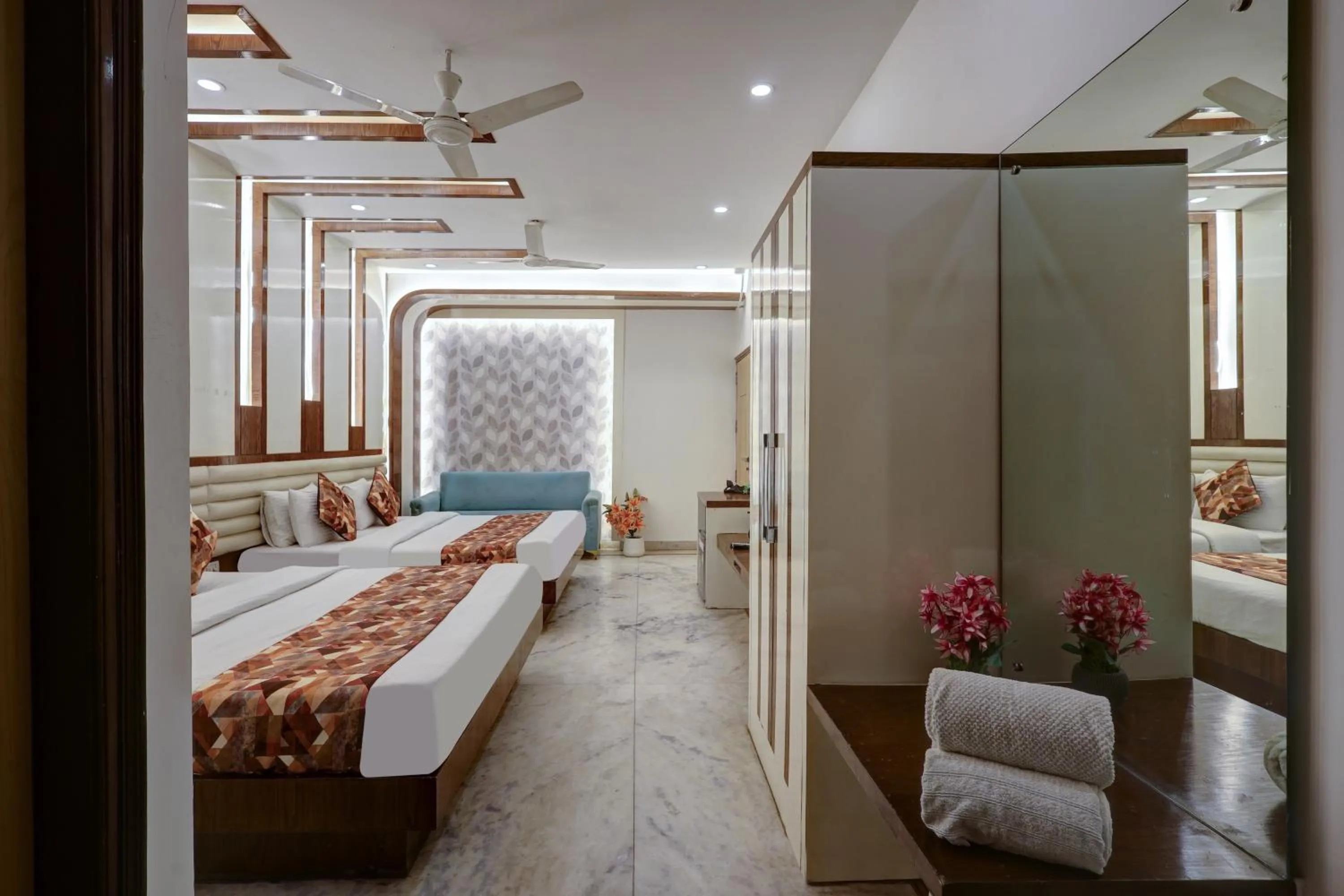 Bed in Hindustan By Backpackers Heaven - Traveller's Choice Award 2025 Best of Best Winning Hotel
