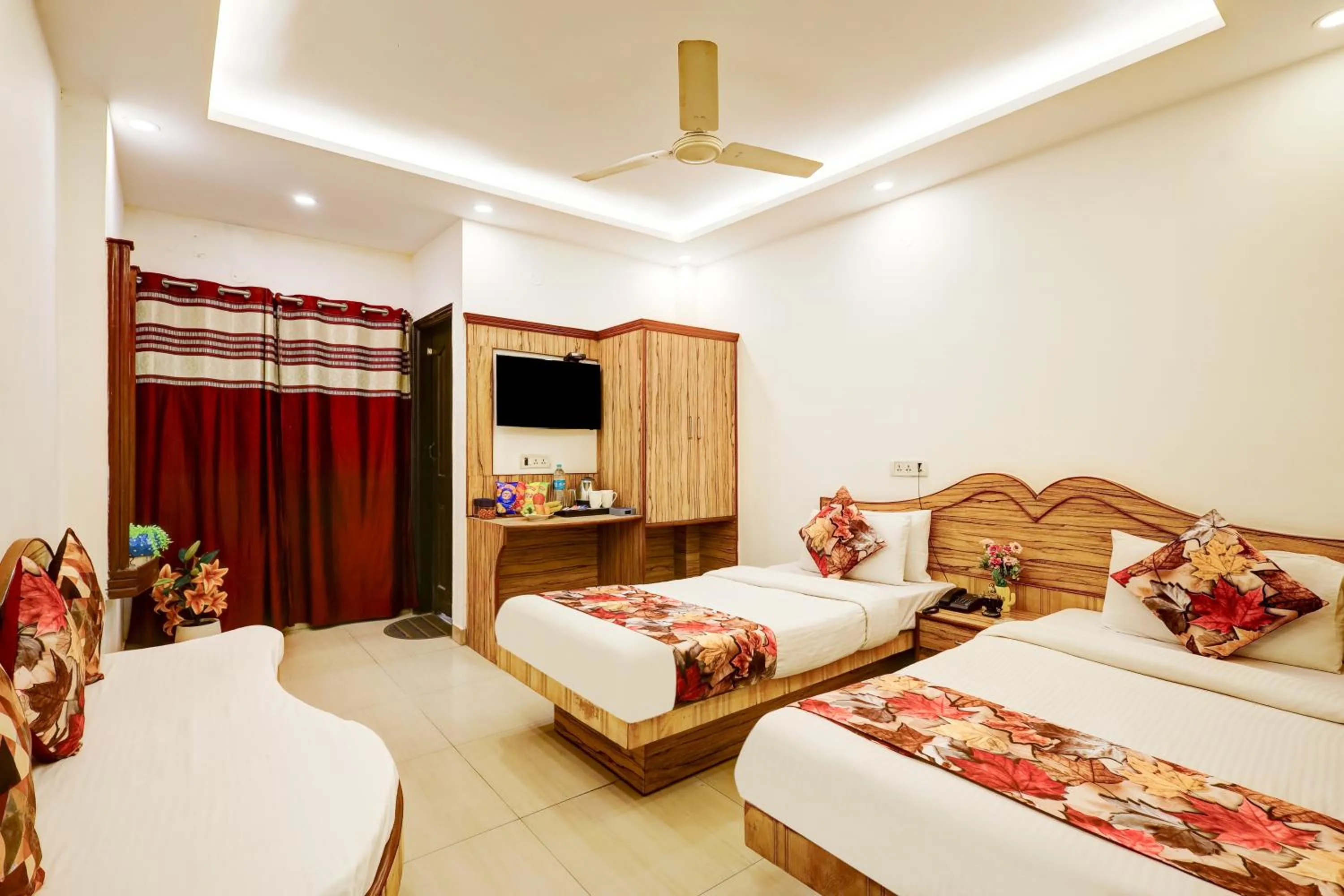 Bed in Hindustan By Backpackers Heaven - Traveller's Choice Award 2025 Best of Best Winning Hotel