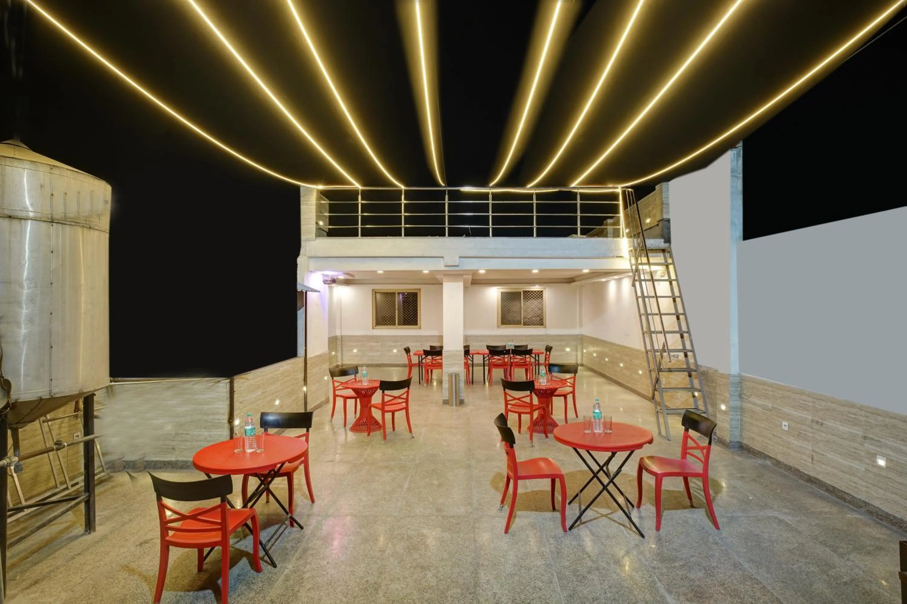 Restaurant/places to eat in Hindustan By Backpackers Heaven - Traveller's Choice Award 2025 Best of Best Winning Hotel