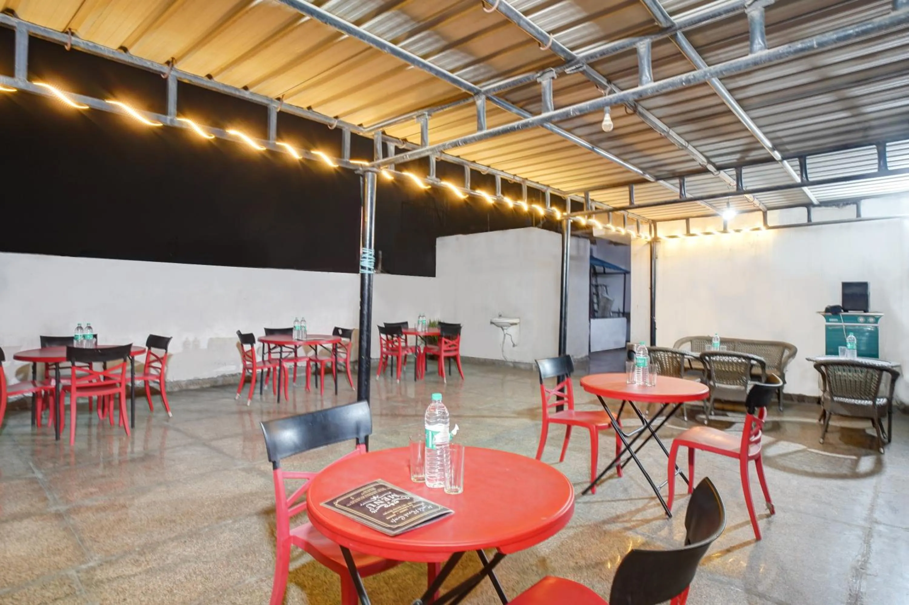 Restaurant/places to eat in Hindustan By Backpackers Heaven - Traveller's Choice Award 2025 Best of Best Winning Hotel