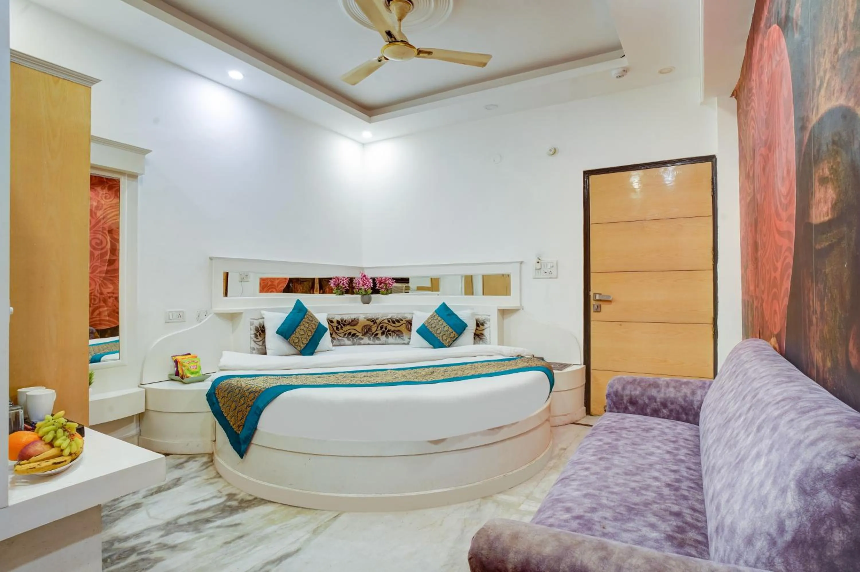 Bed in Hindustan By Backpackers Heaven - Traveller's Choice Award 2025 Best of Best Winning Hotel