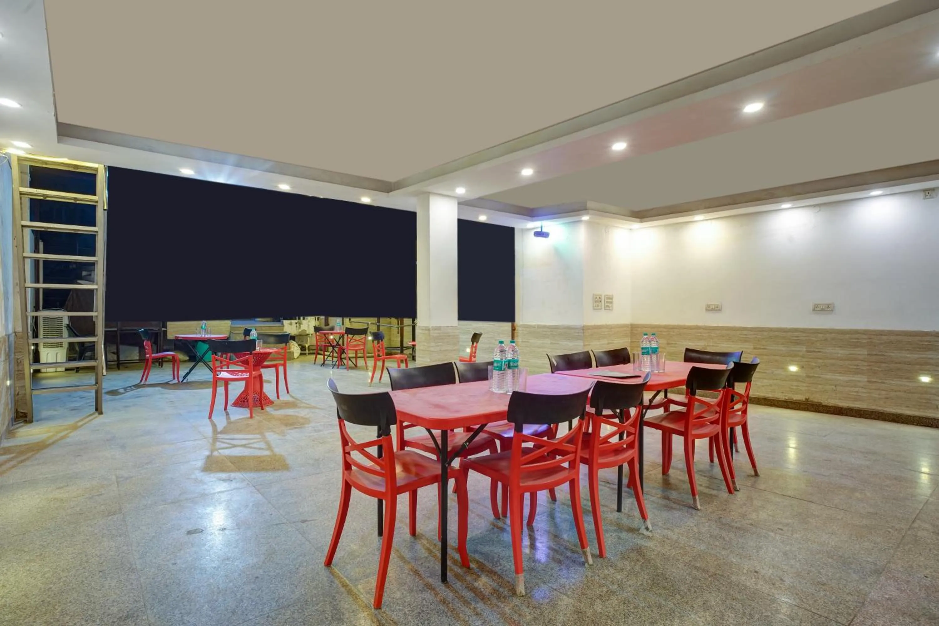 Restaurant/places to eat in Hindustan By Backpackers Heaven - Traveller's Choice Award 2025 Best of Best Winning Hotel