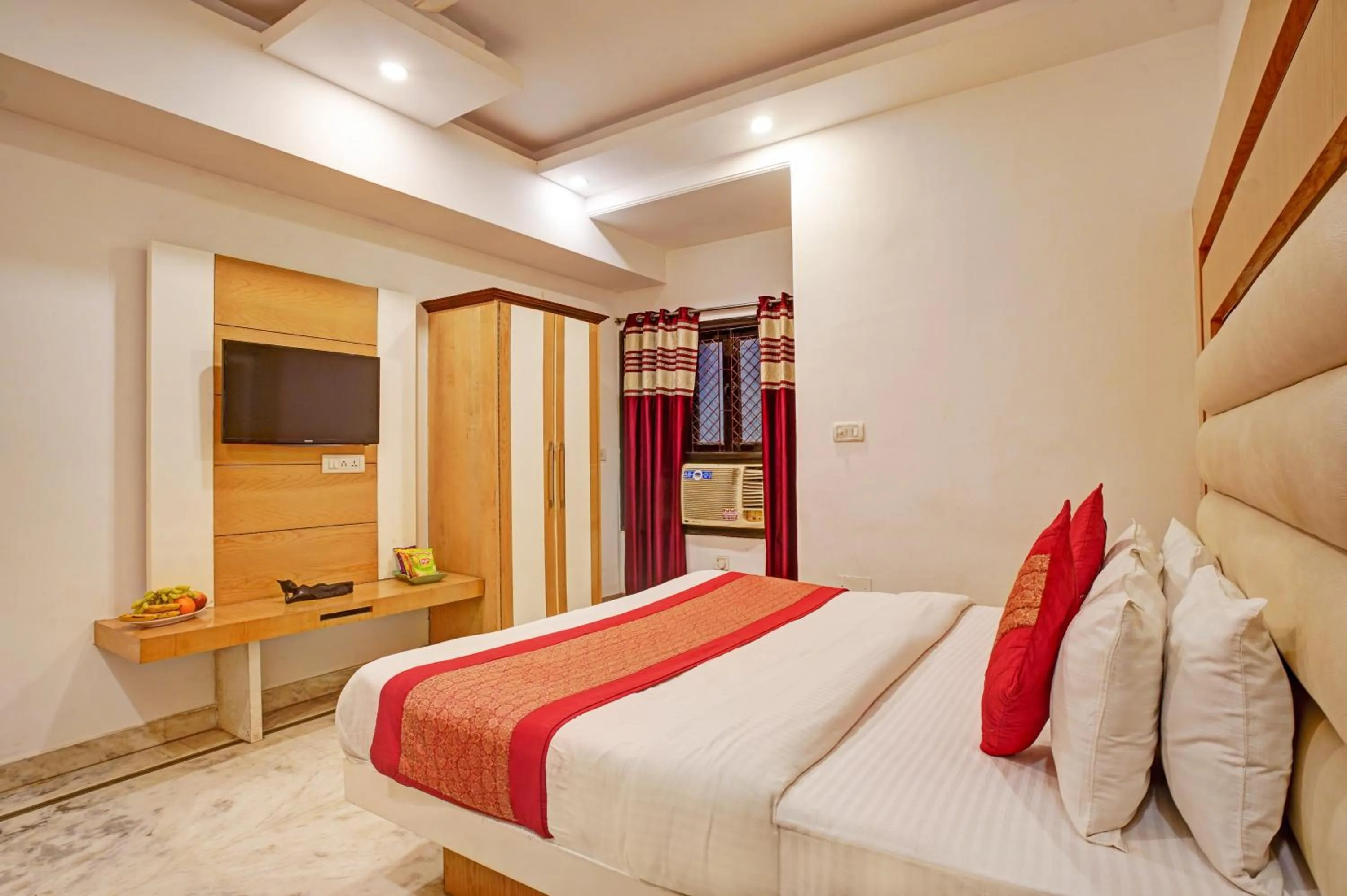 Bed in Hindustan By Backpackers Heaven - Traveller's Choice Award 2025 Best of Best Winning Hotel