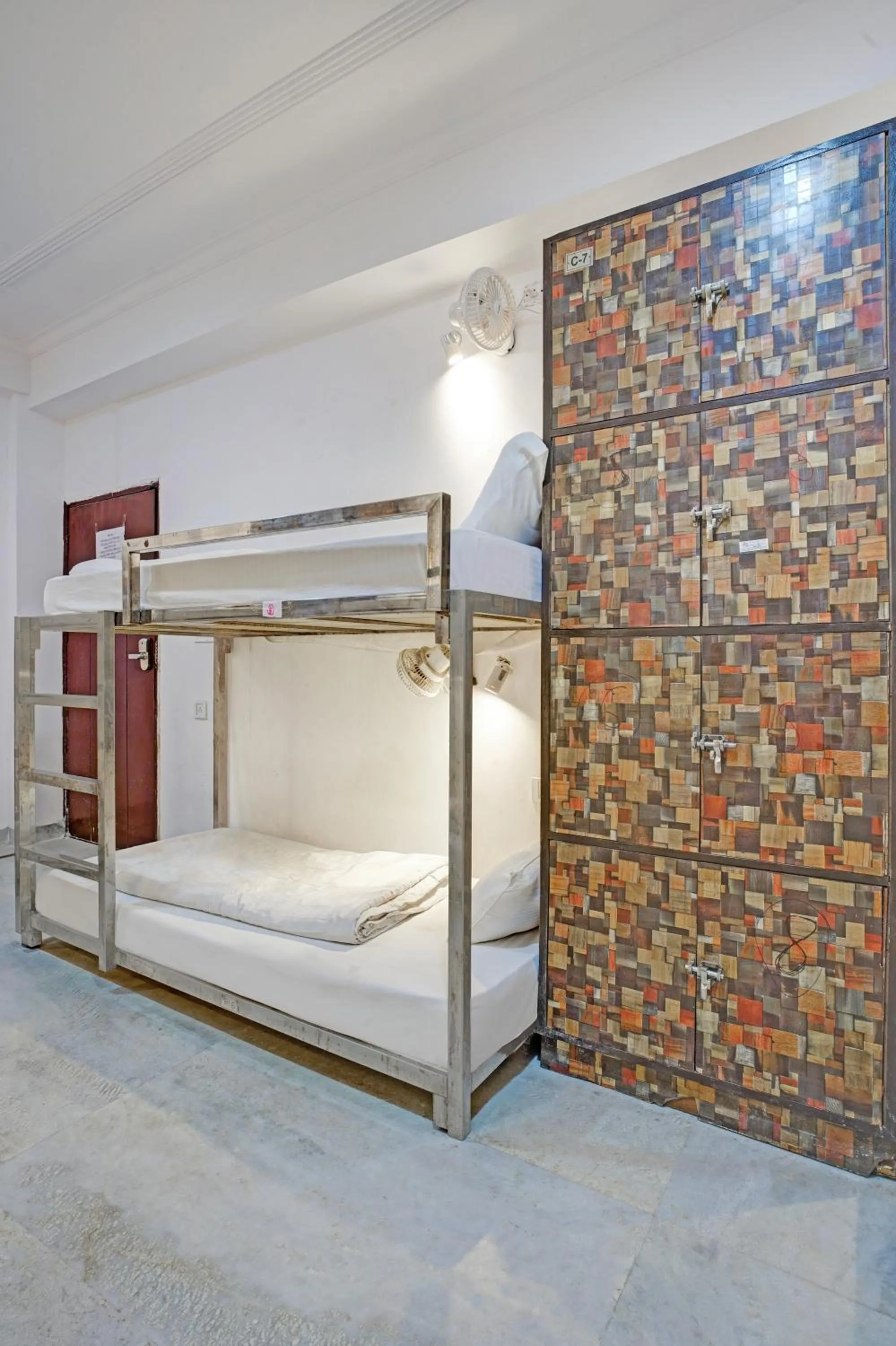 Bed in Hindustan By Backpackers Heaven - Traveller's Choice Award 2025 Best of Best Winning Hotel