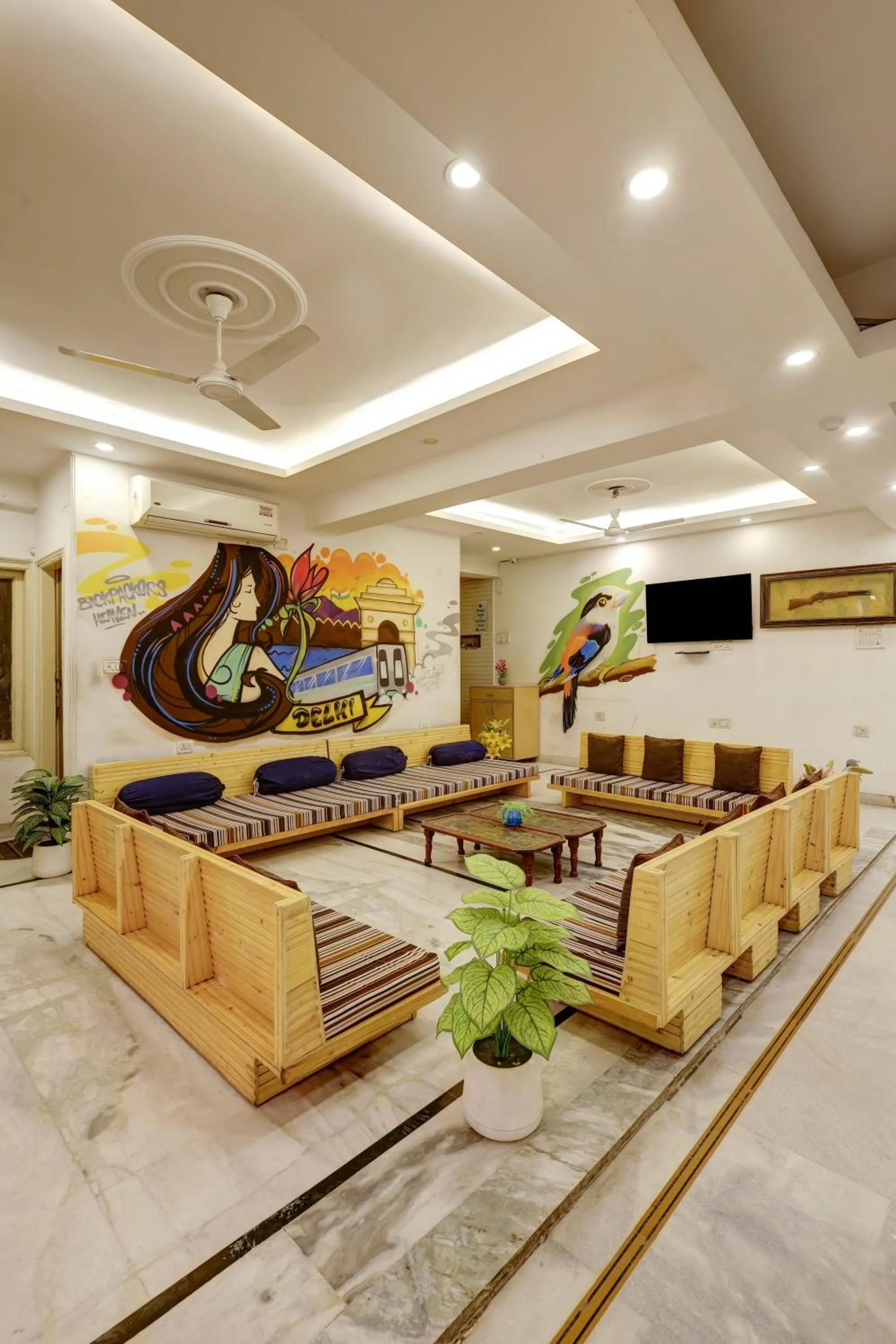 Communal lounge/ TV room in Hindustan By Backpackers Heaven - Traveller's Choice Award 2025 Best of Best Winning Hotel