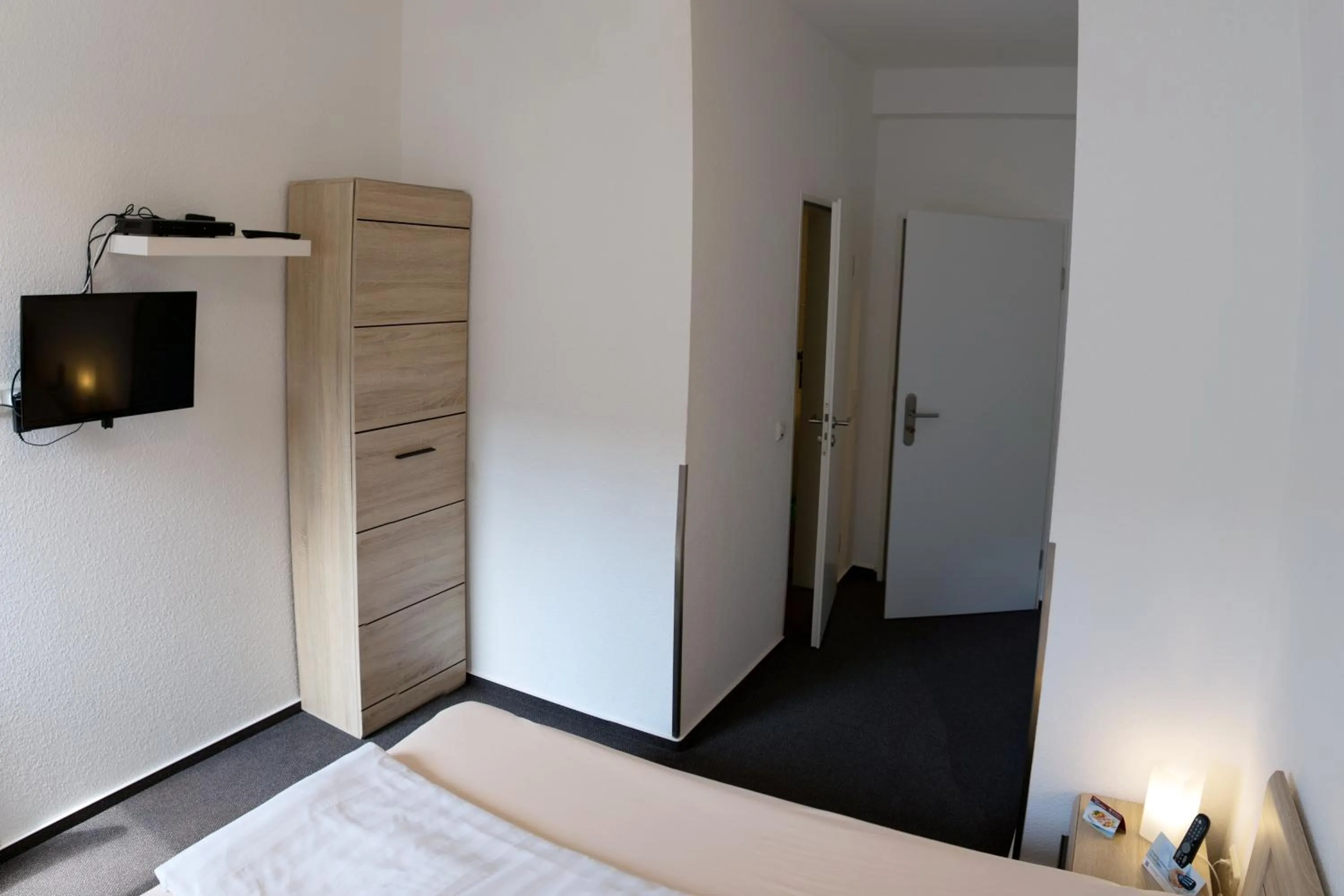 Photo of the whole room, Bed in Hotel & Apartment Am Theaterplatz
