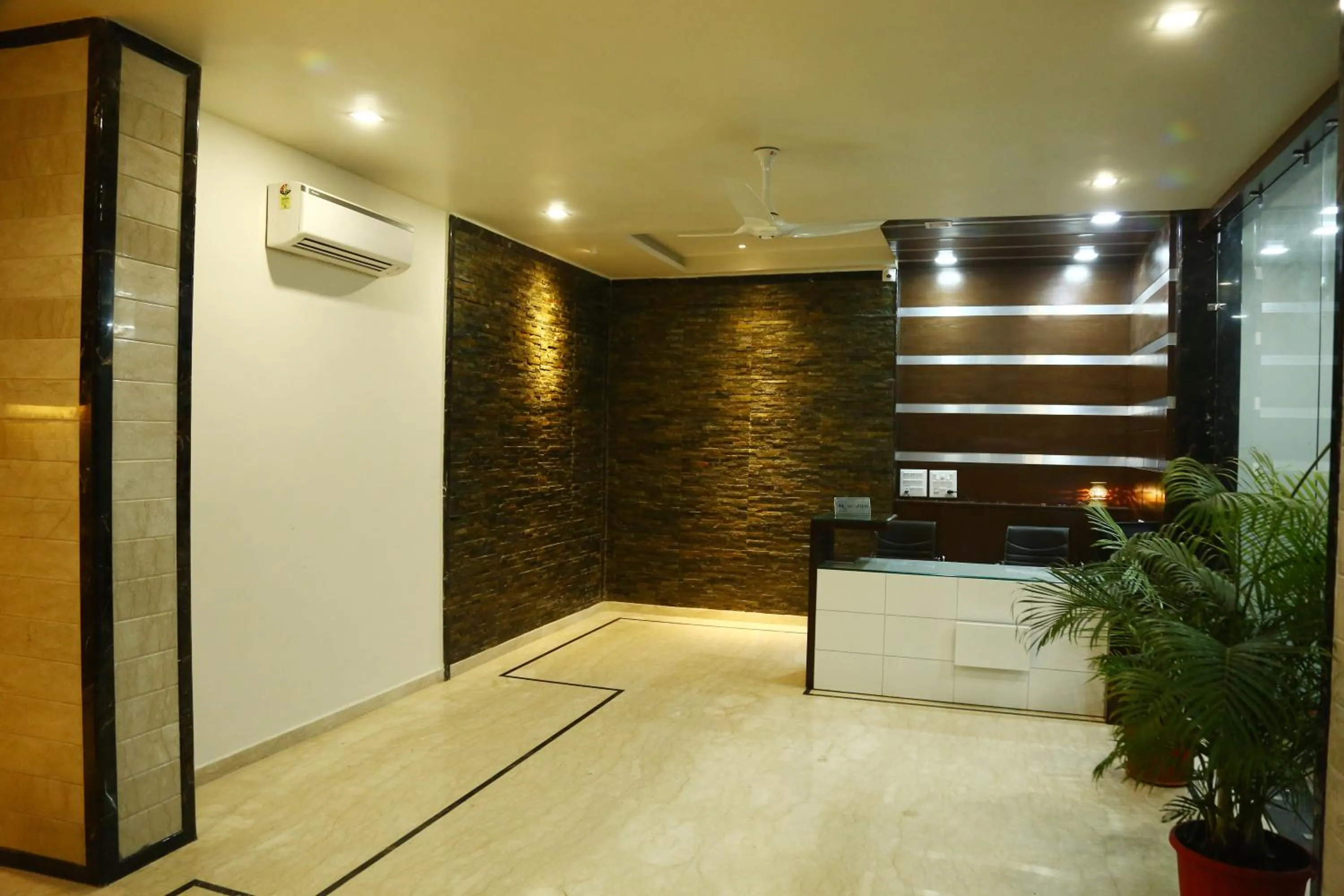 Lobby or reception in Royal Hopp-Inn Chittorgard