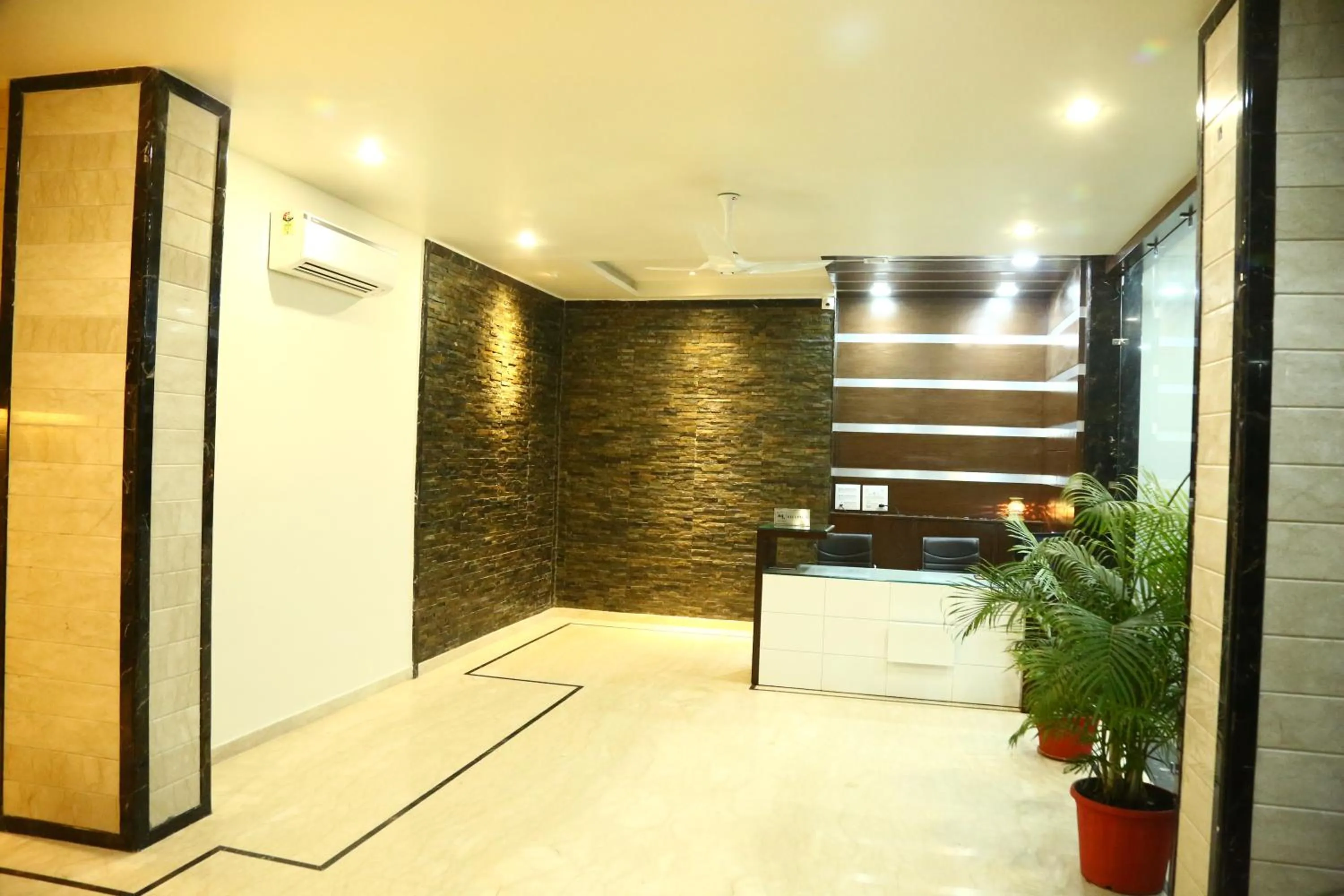 Lobby or reception in Royal Hopp-Inn Chittorgard