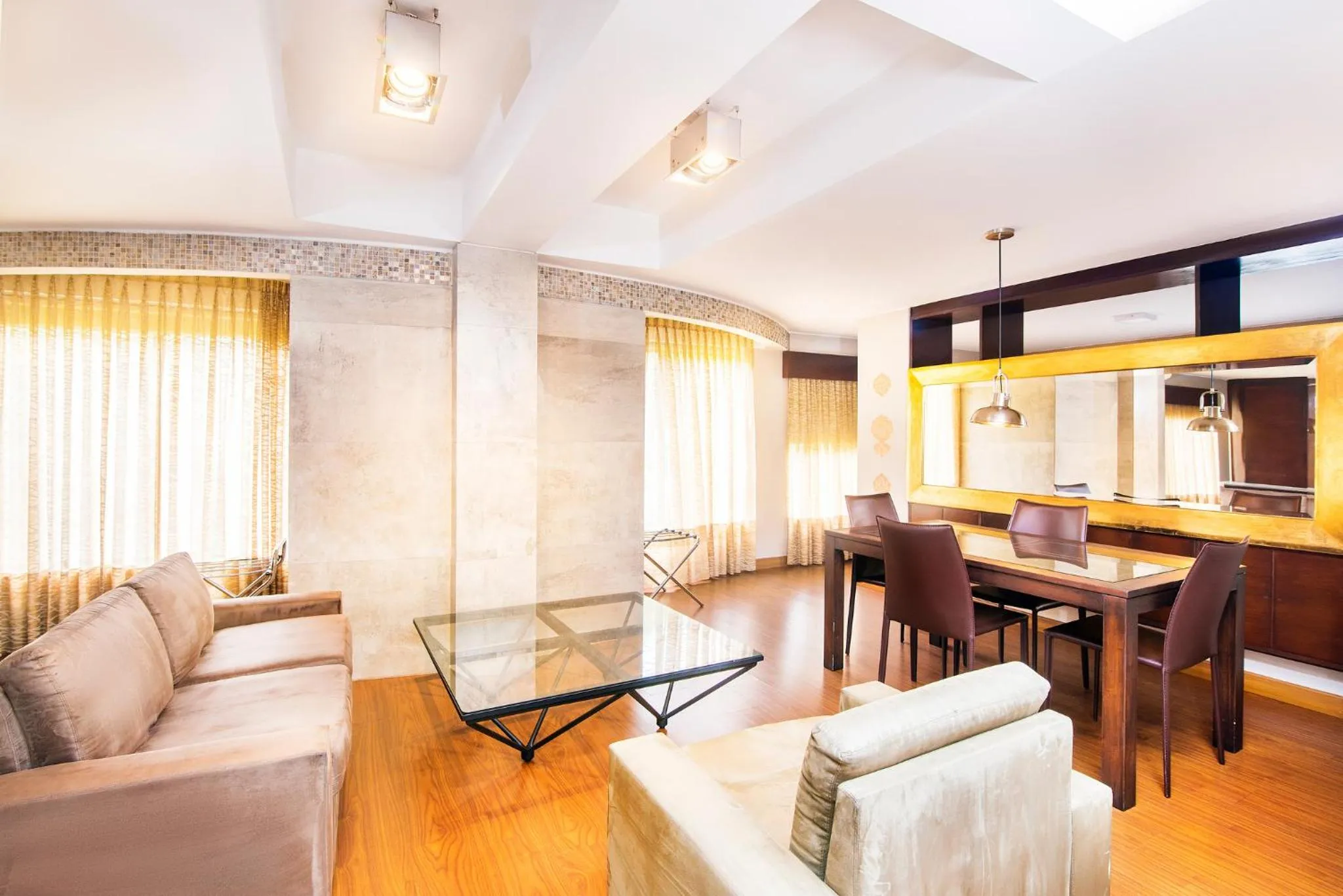 Bedroom in Lloyds Apartasuites Parque 93