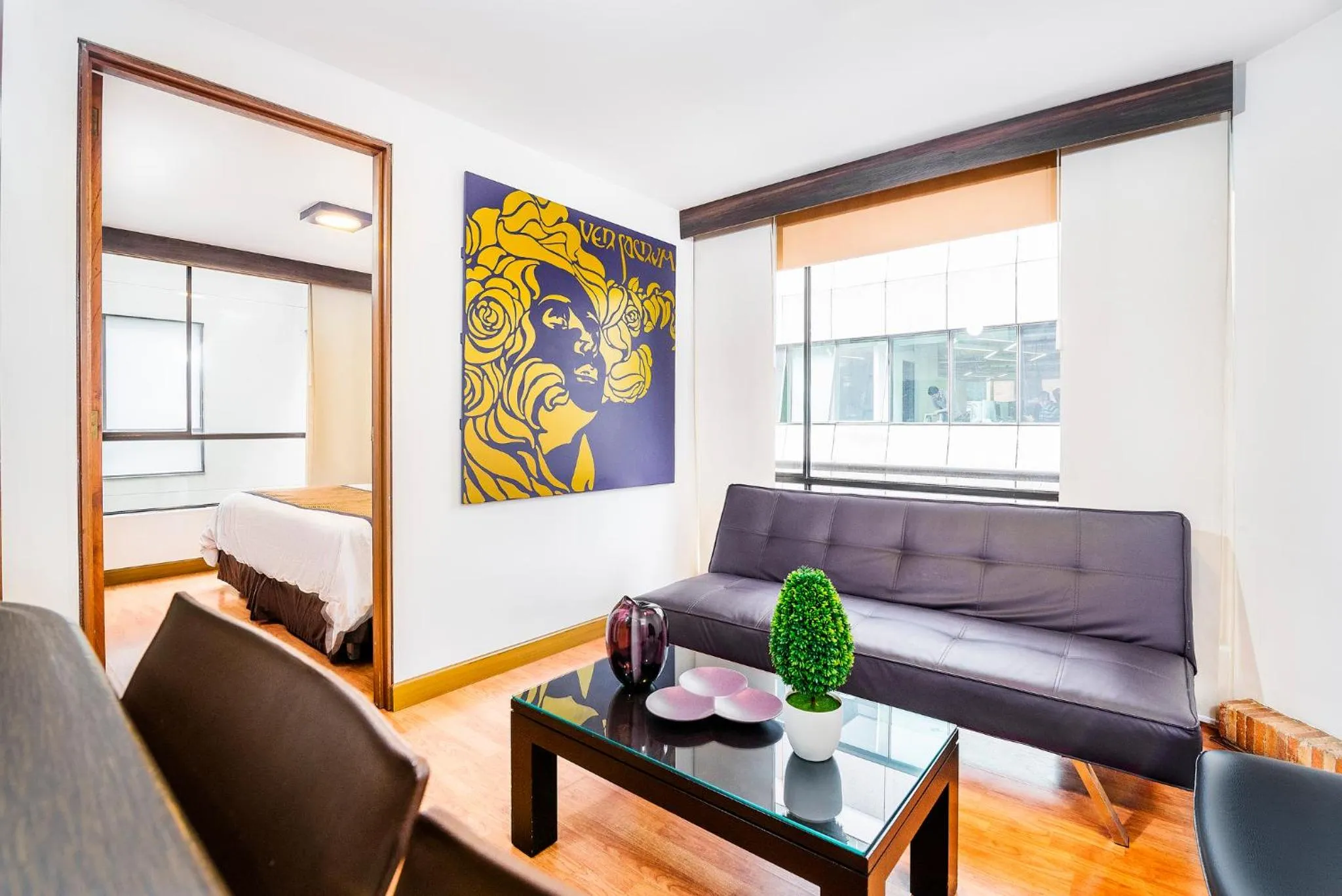 Living room in Lloyds Apartasuites Parque 93