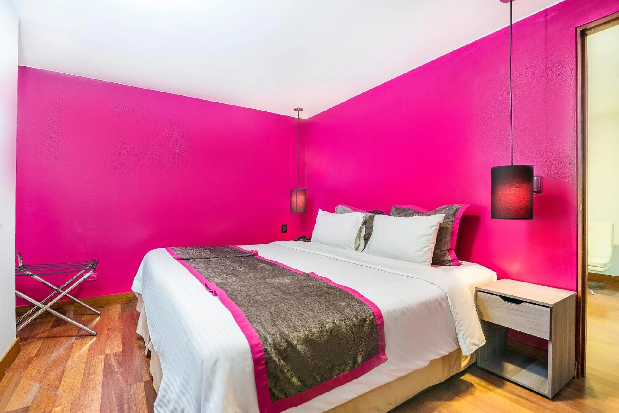 Bedroom, Bed in Lloyds Apartasuites Parque 93