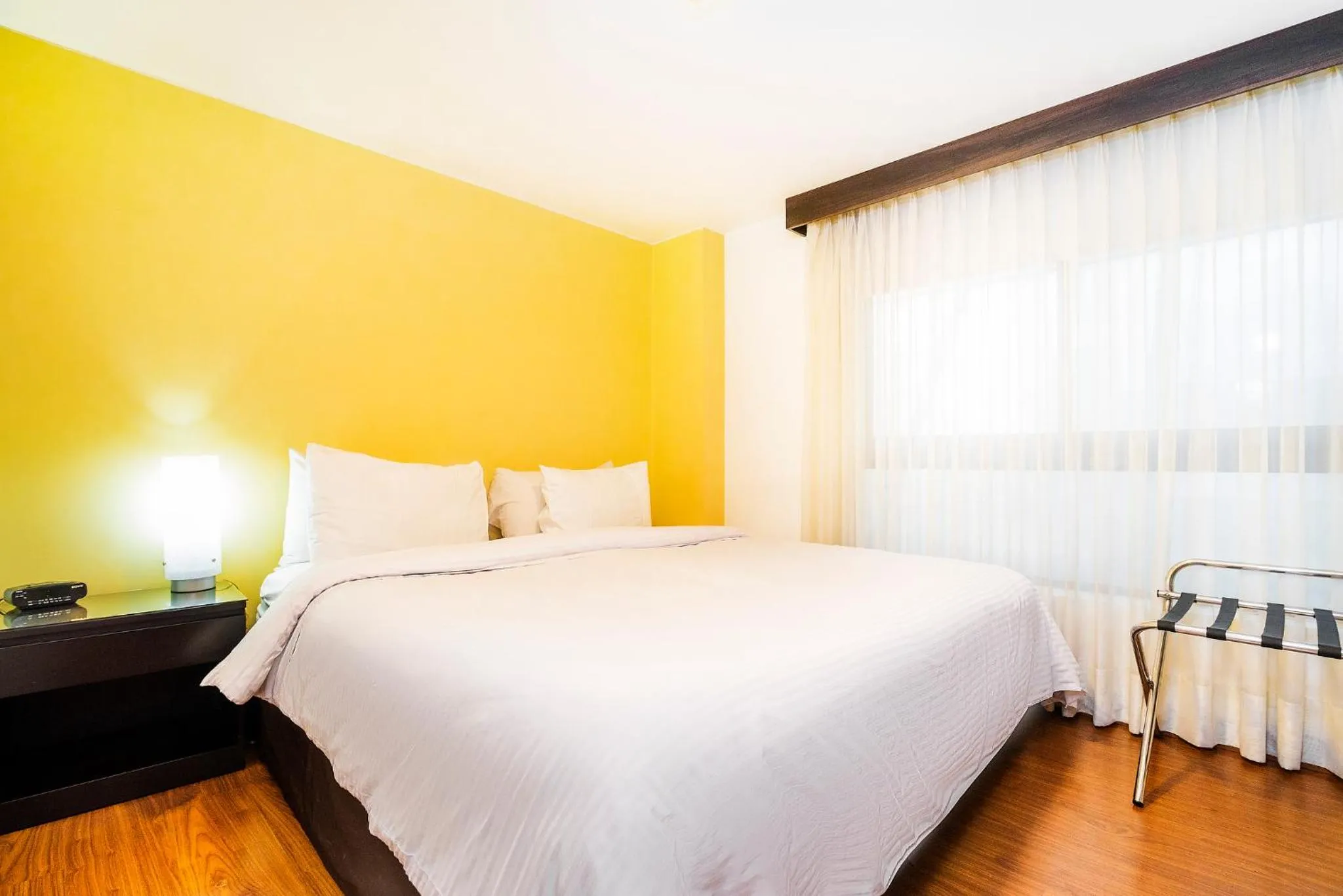 Bedroom, Bed in Lloyds Apartasuites Parque 93