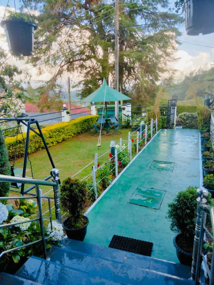 Garden in New Royal Mount Hotel