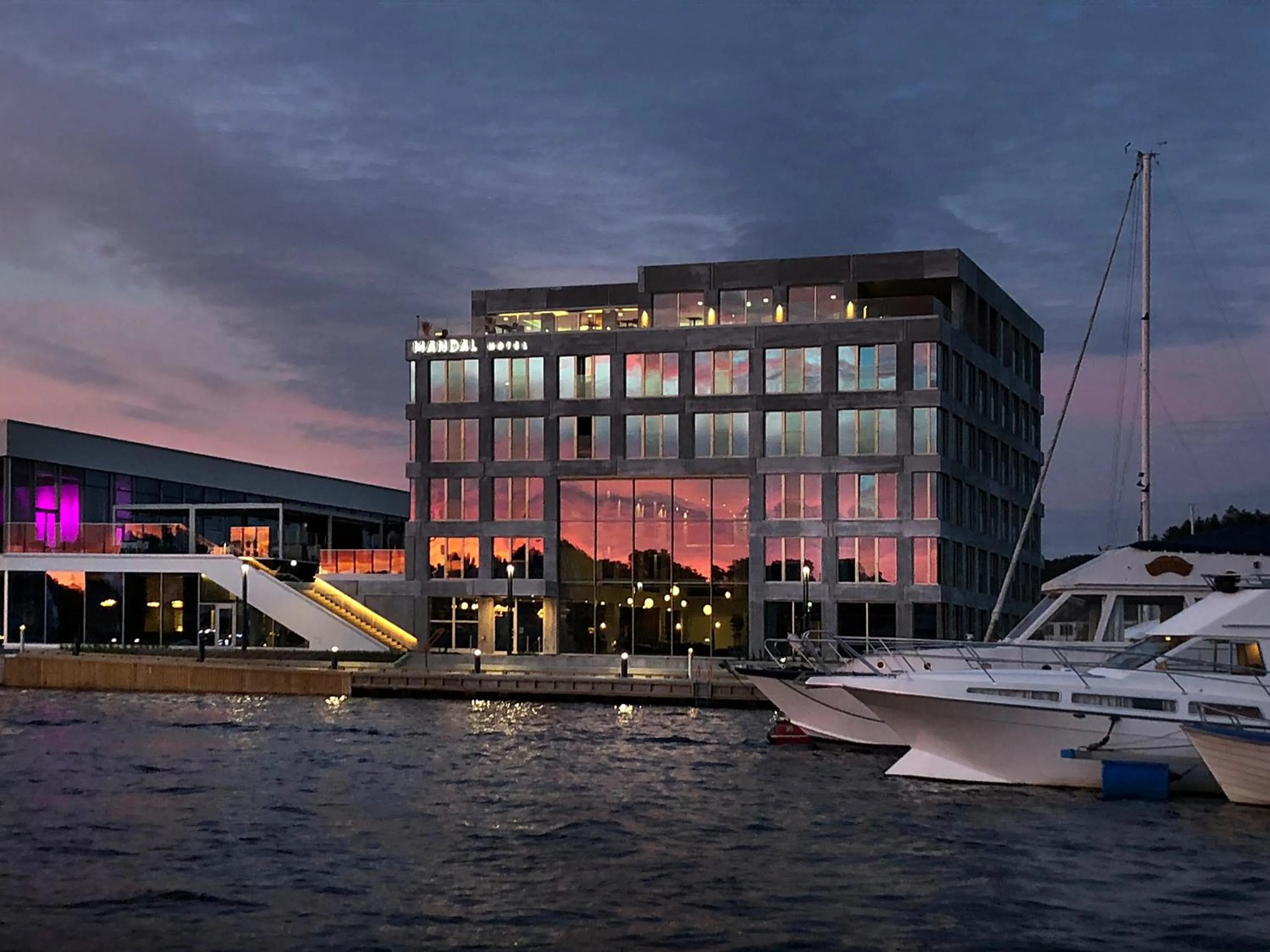 Property building in Mandal Hotel