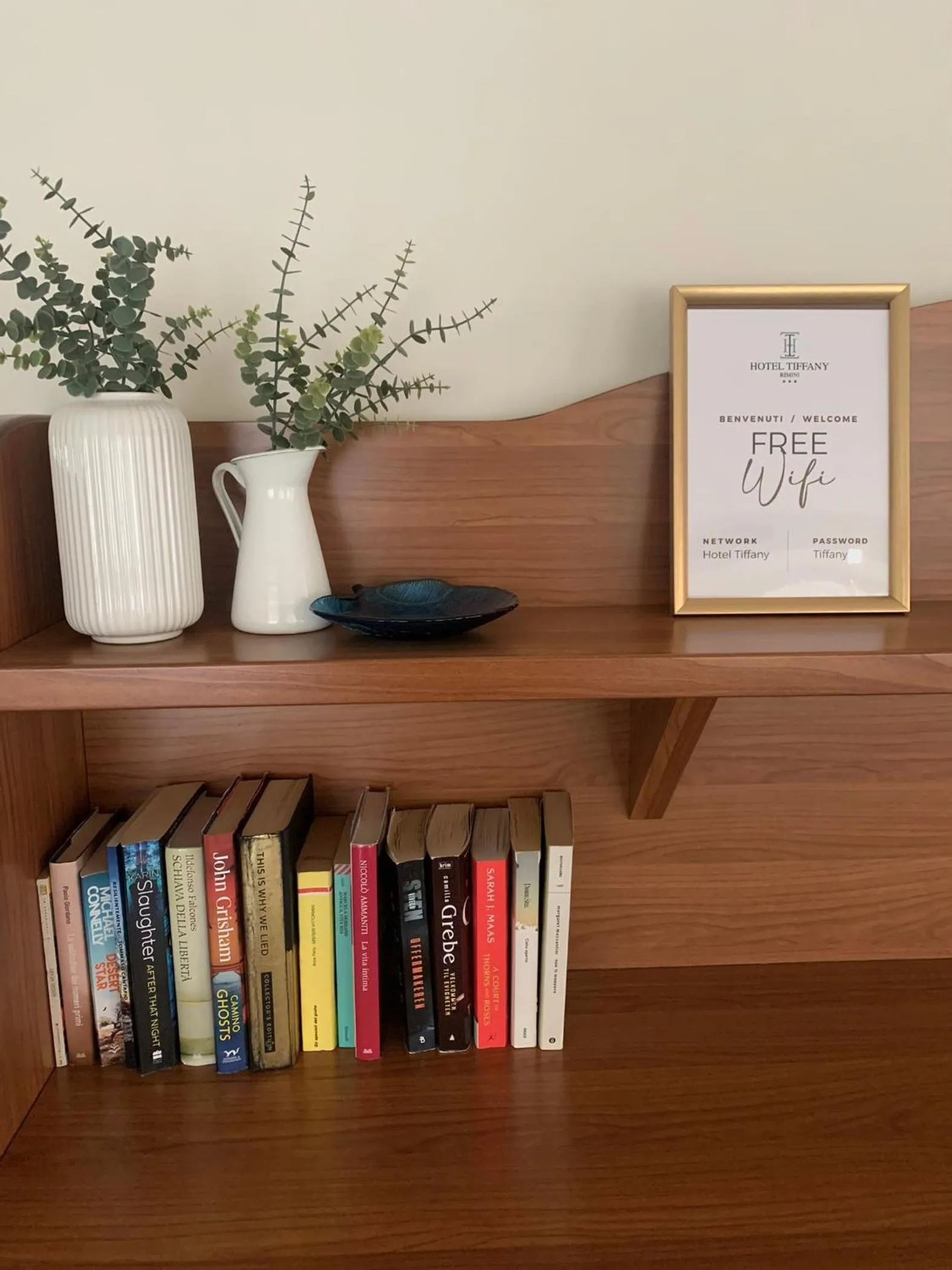 Seating area in Hotel Tiffany