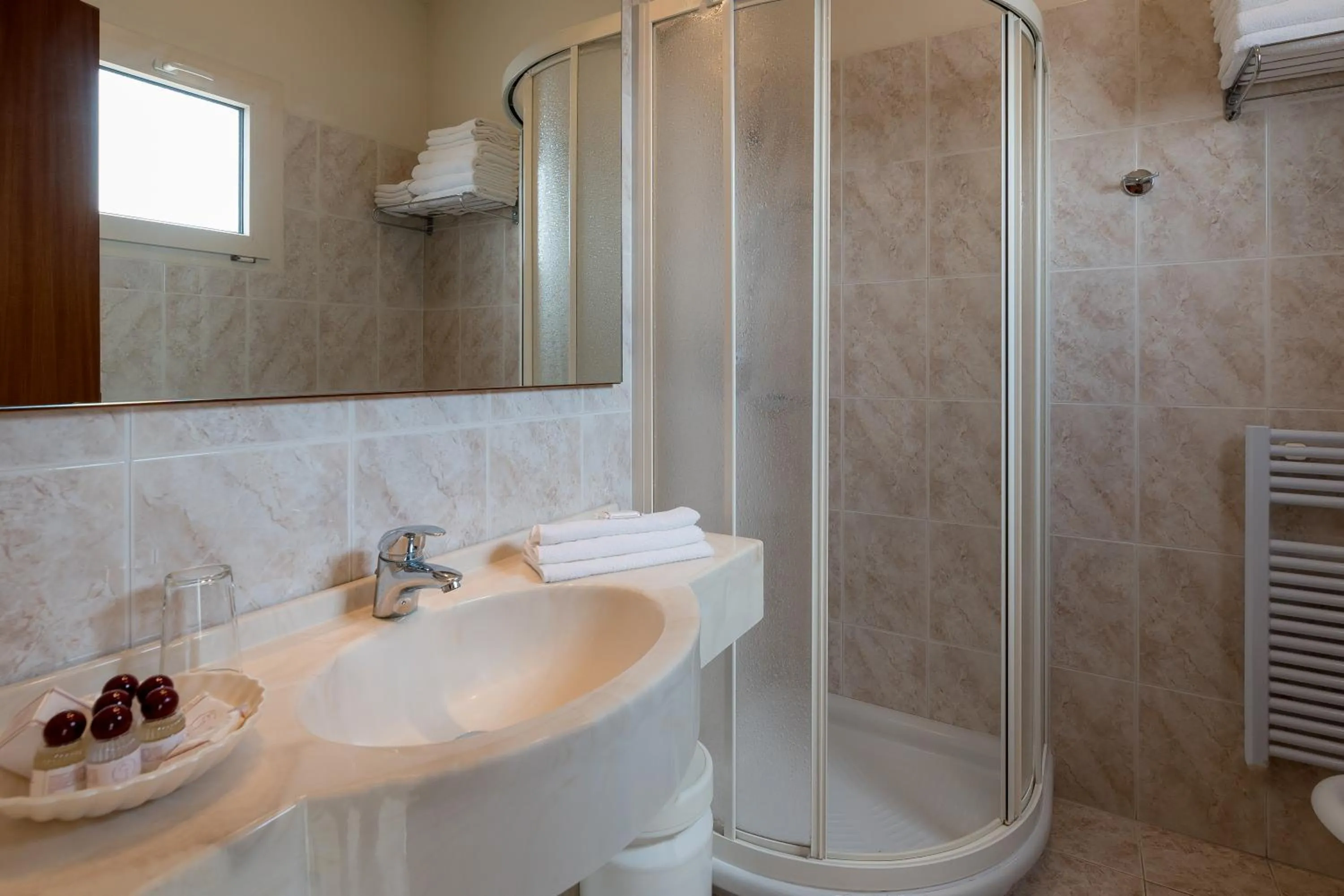 Shower in Hotel Tiffany