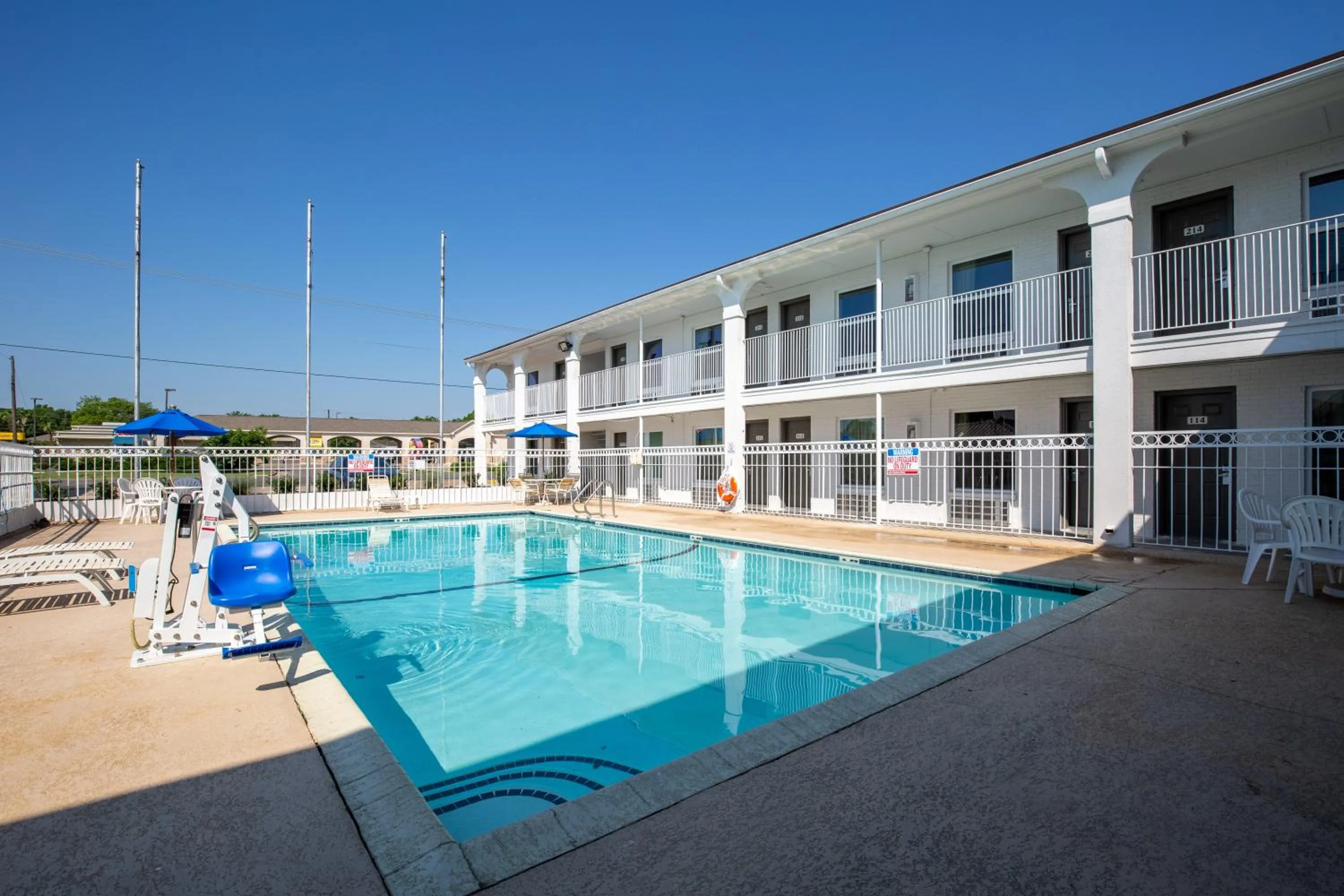 Swimming pool in Studio 6-Bryan, TX - University Area