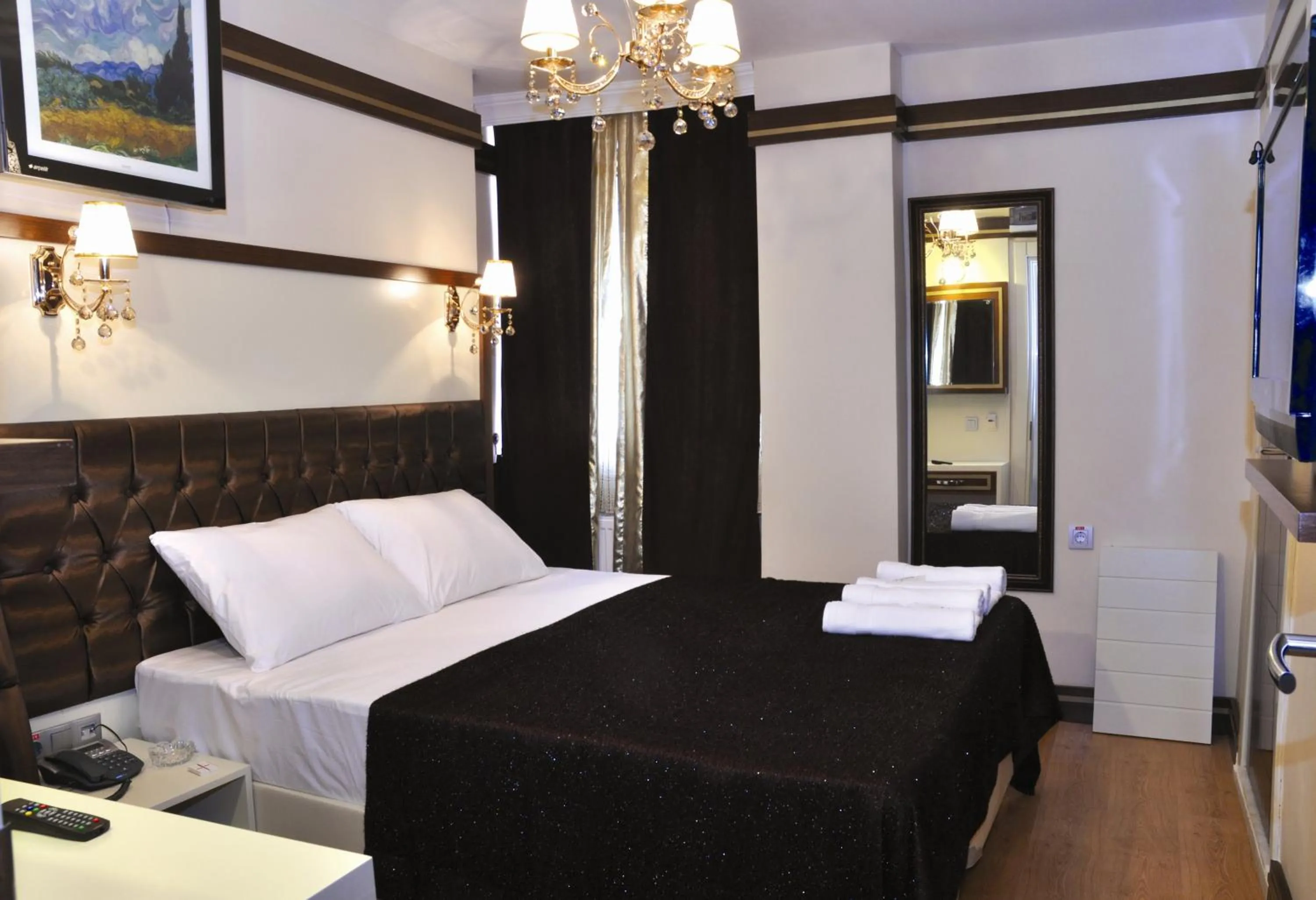 Photo of the whole room, Bed in Gloria Tibi Hotel