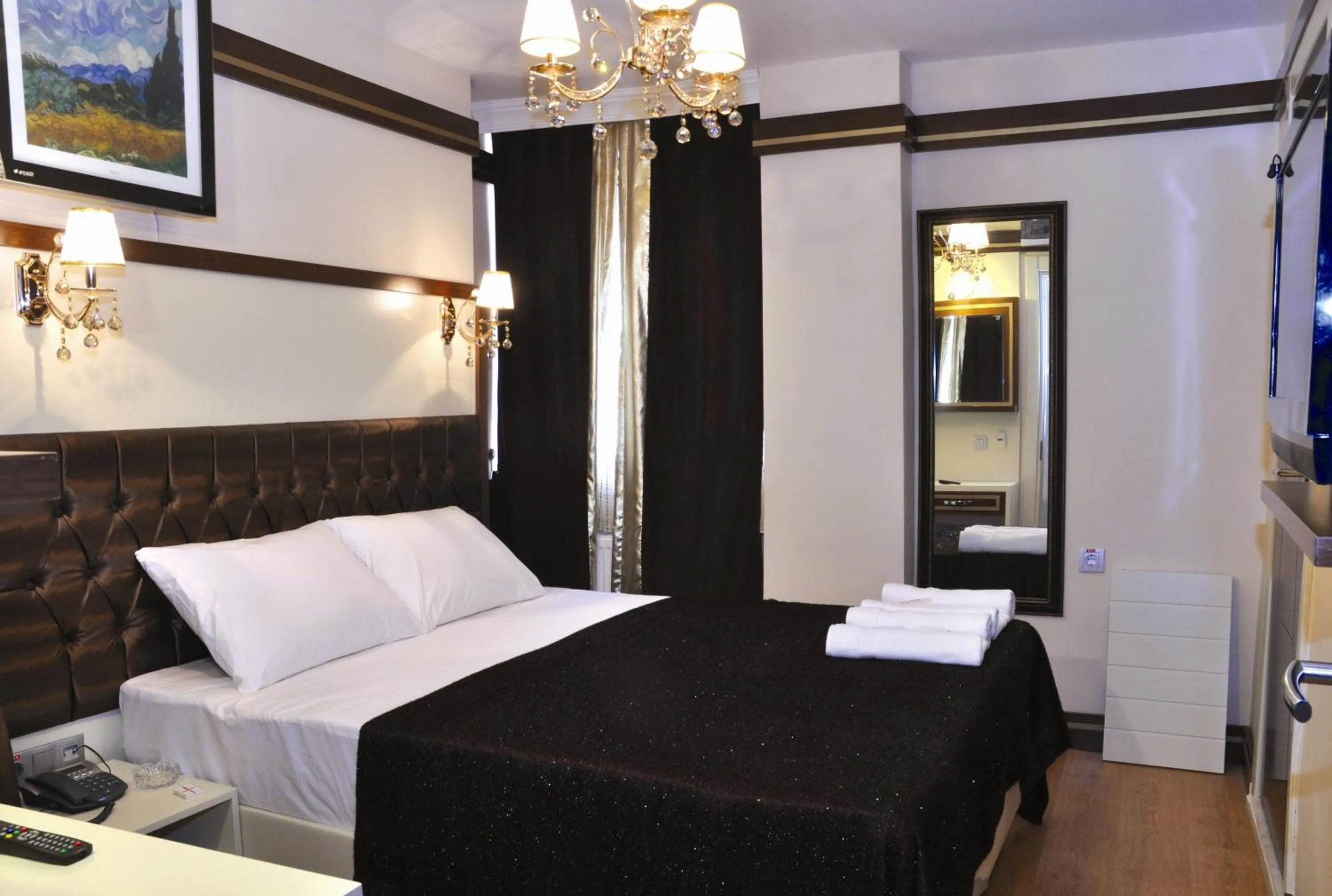 Photo of the whole room, Bed in Gloria Tibi Hotel