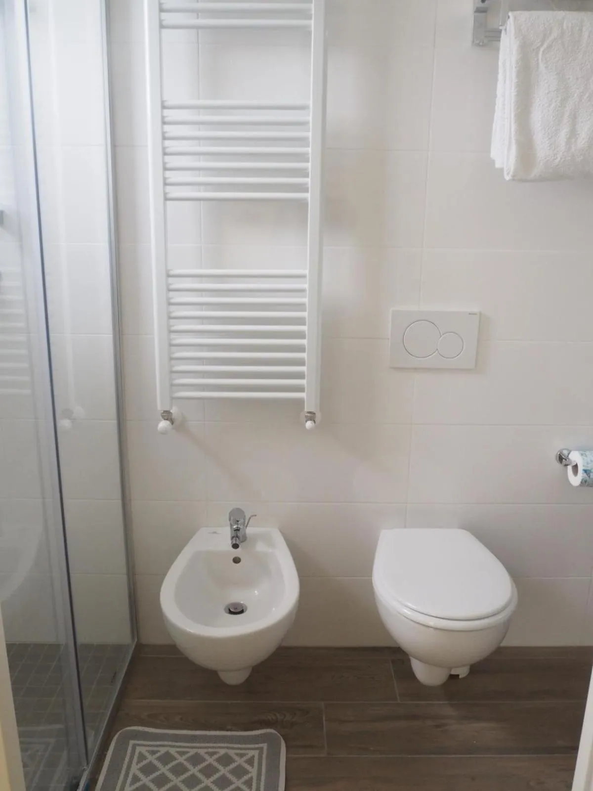 Shower in Hotel Frida