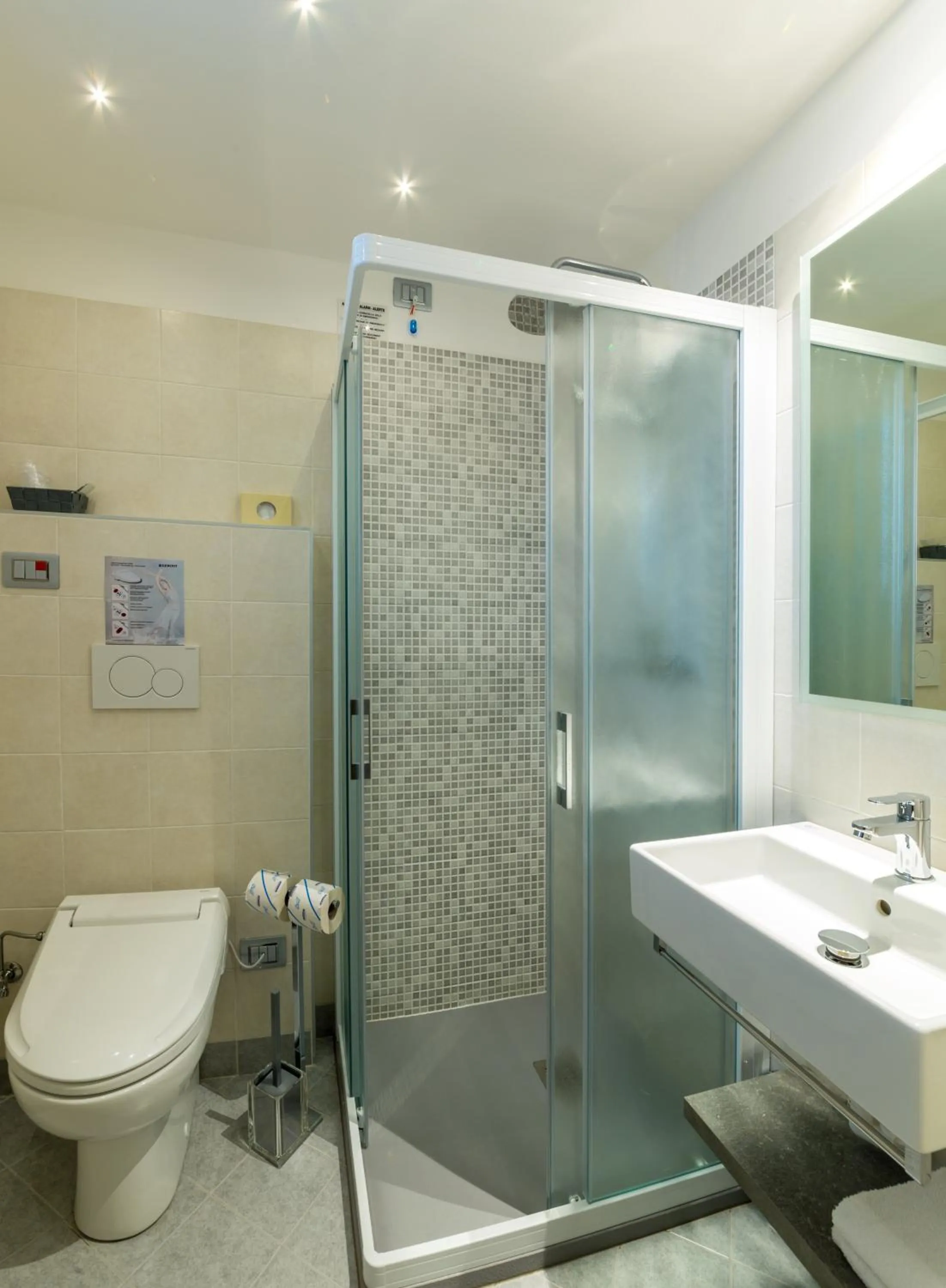 Shower in Hotel Residence Mara