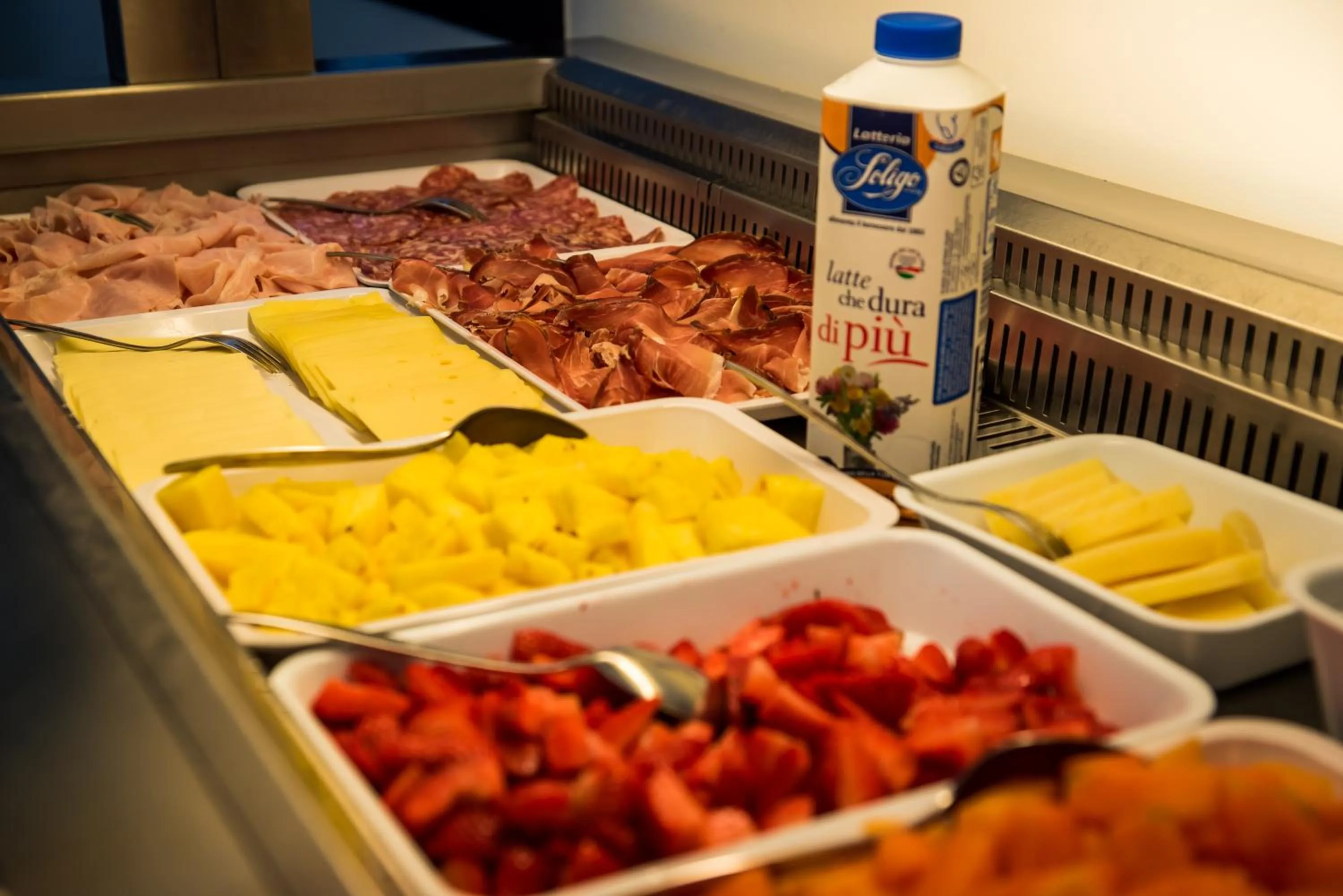 Food and drinks in Hotel Residence Mara