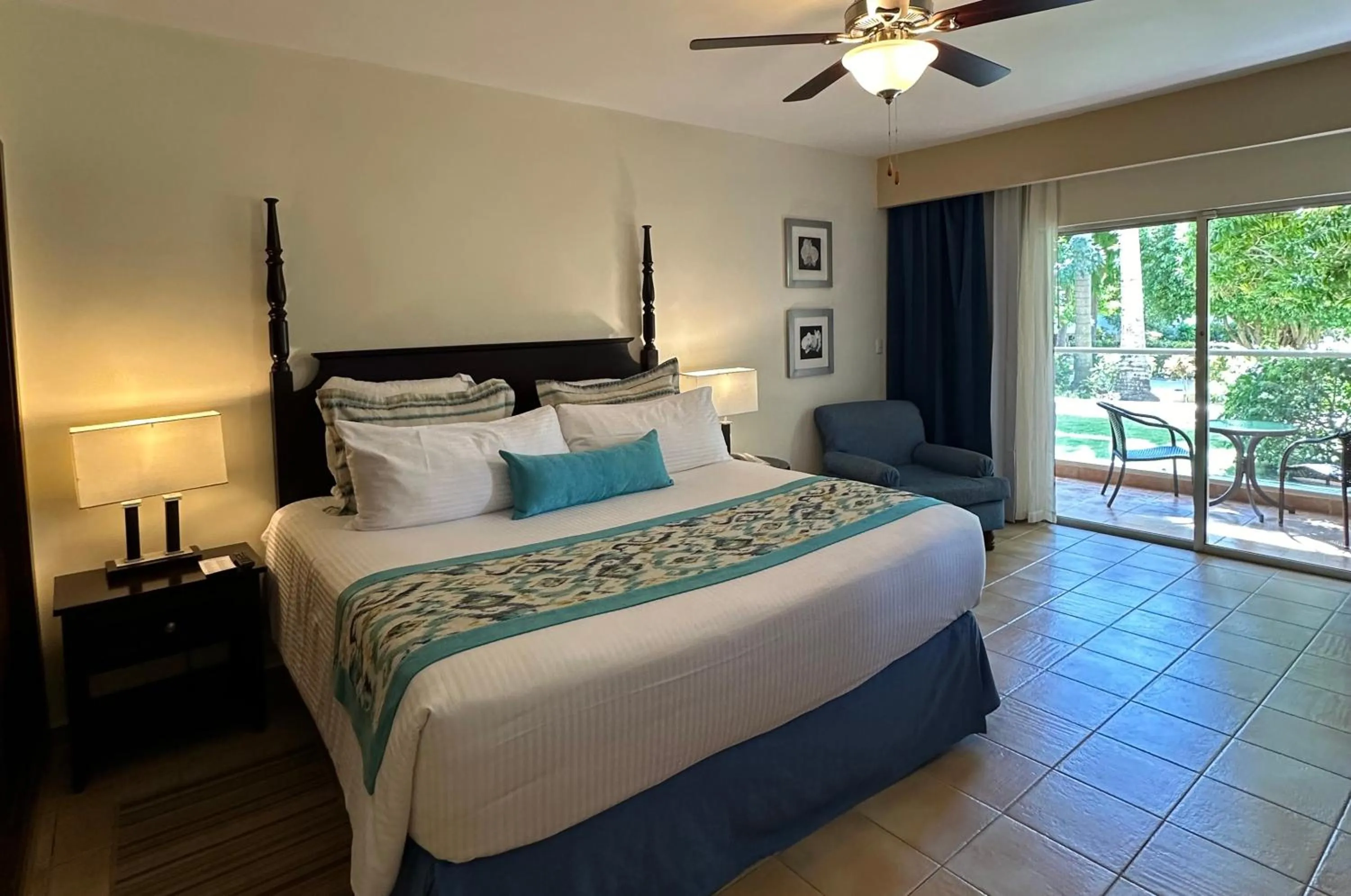 Bed in Jewel Palm Beach