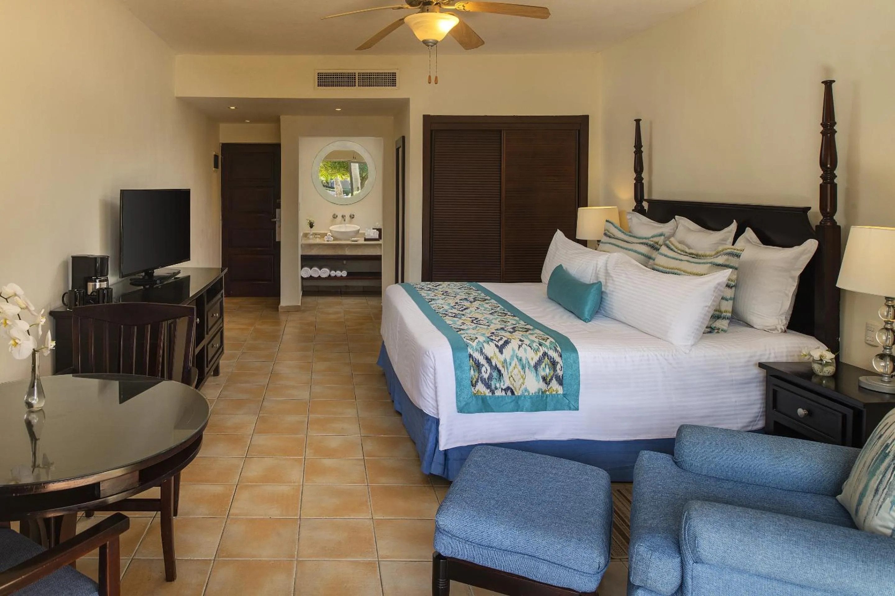 Bedroom in Jewel Palm Beach