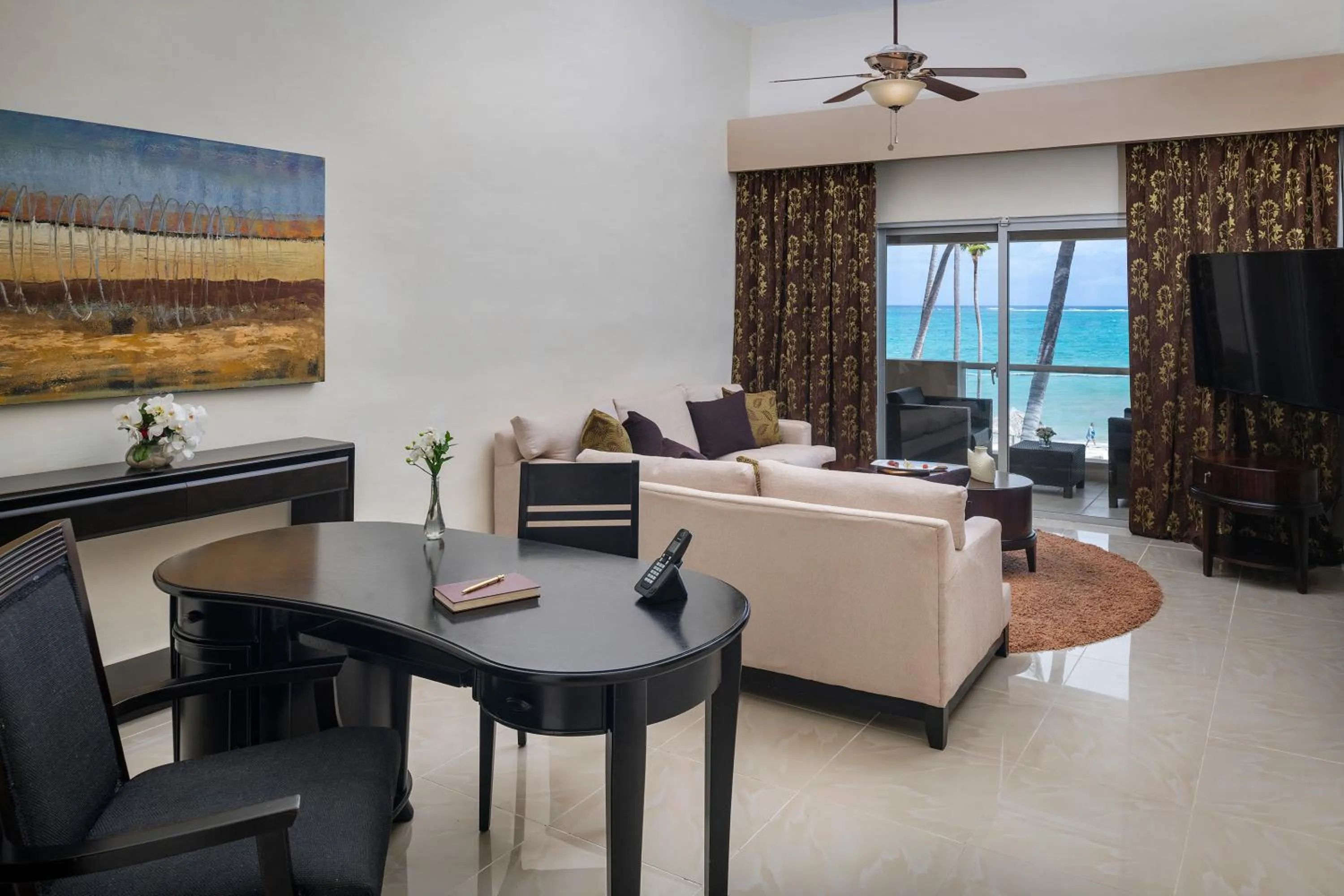 Living room in Jewel Palm Beach