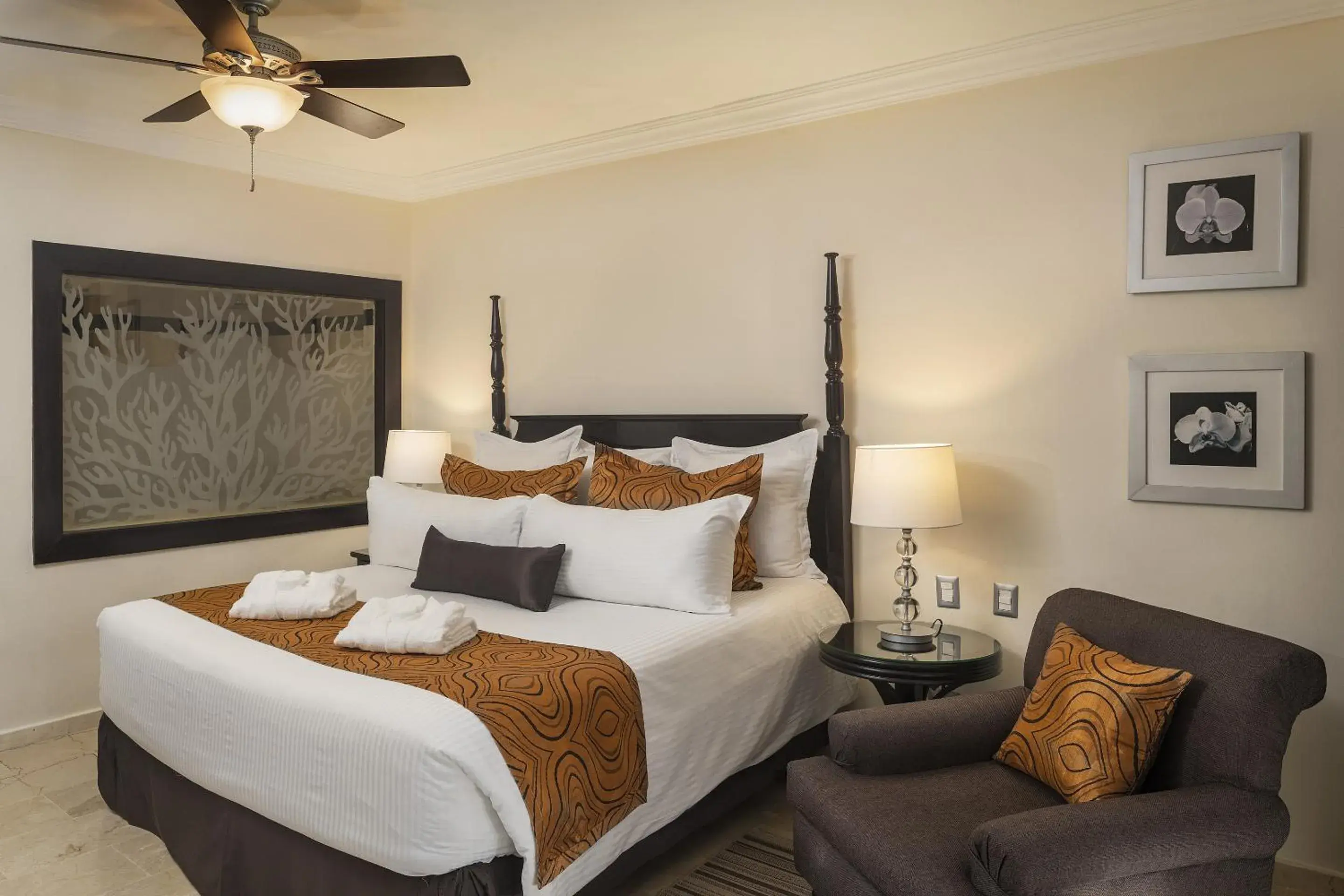 Club Deluxe Tropical King in Jewel Palm Beach Club Deluxe Tropical King in Jewel Palm Beach