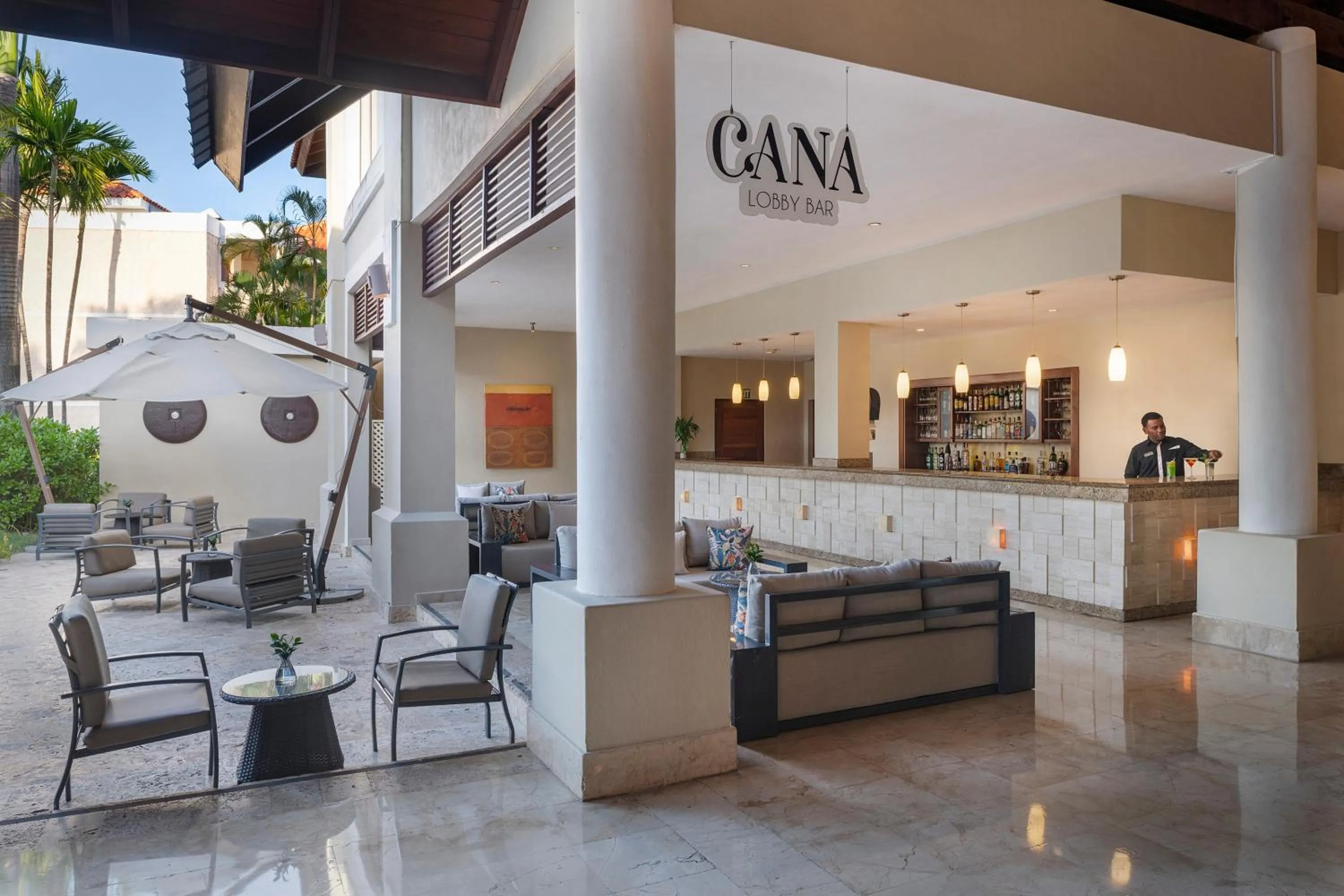 Lounge or bar in Jewel Palm Beach