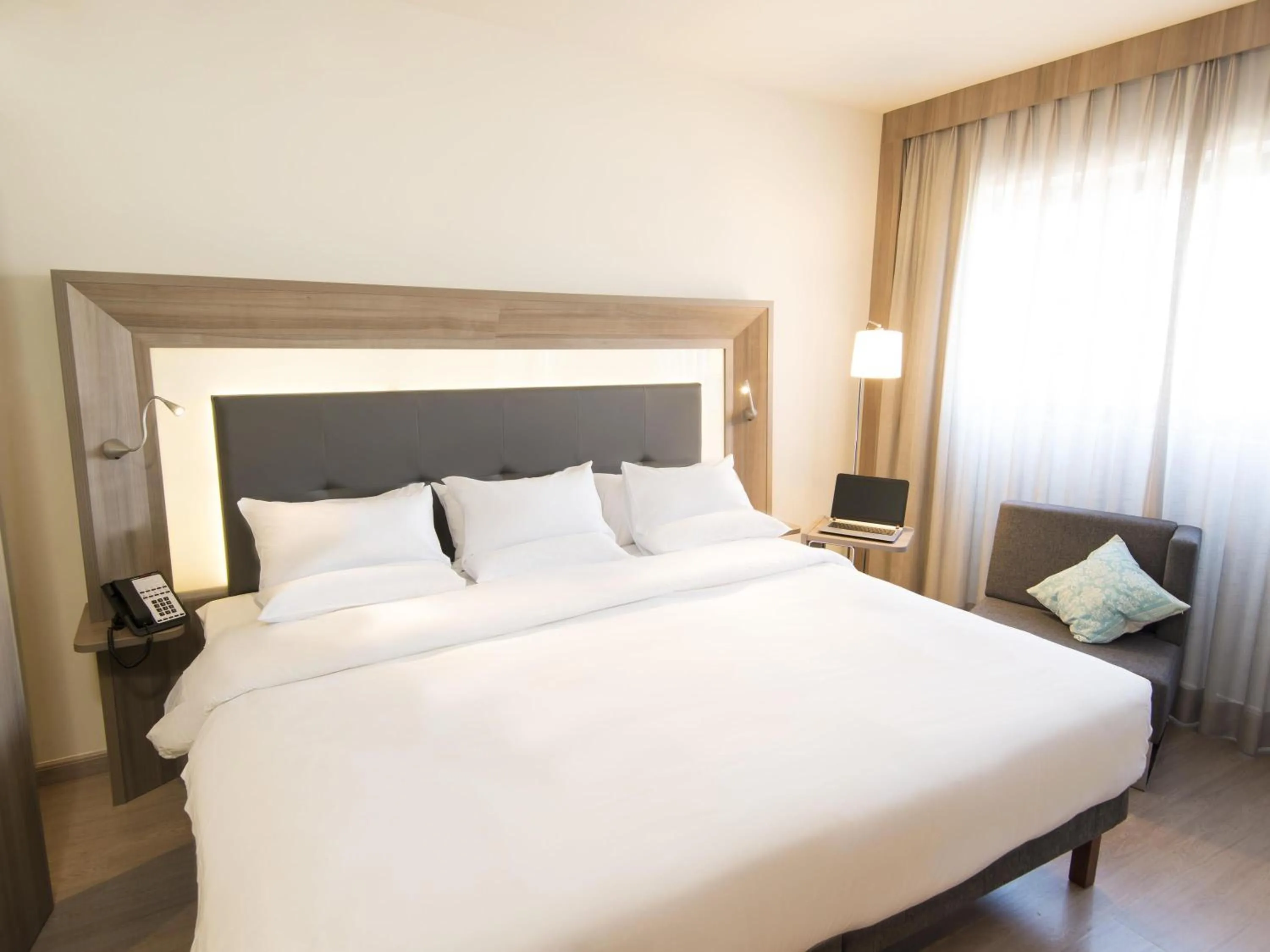 Bedroom, Bed in Novotel São Paulo Berrini