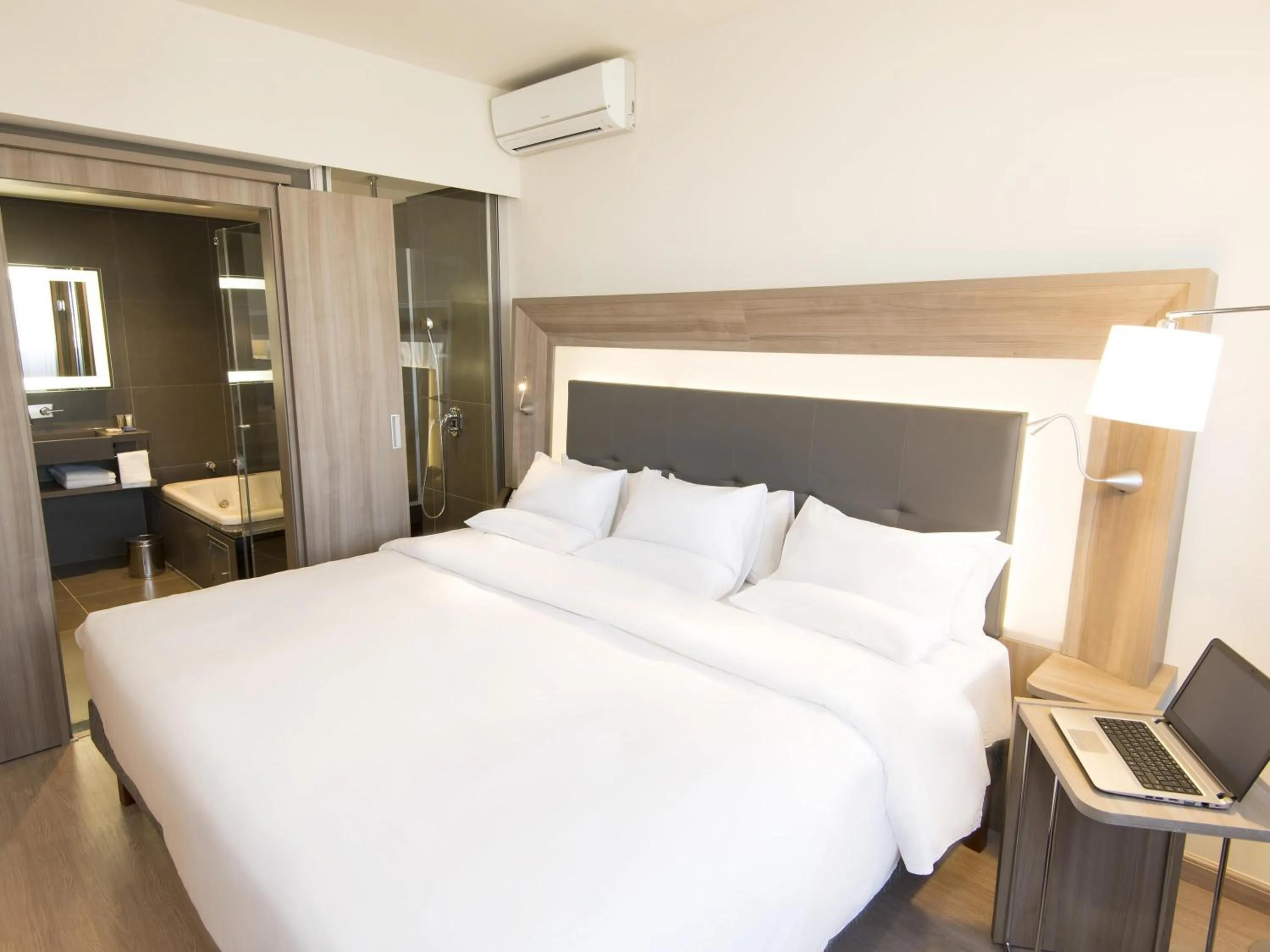 Bedroom, Bed in Novotel São Paulo Berrini