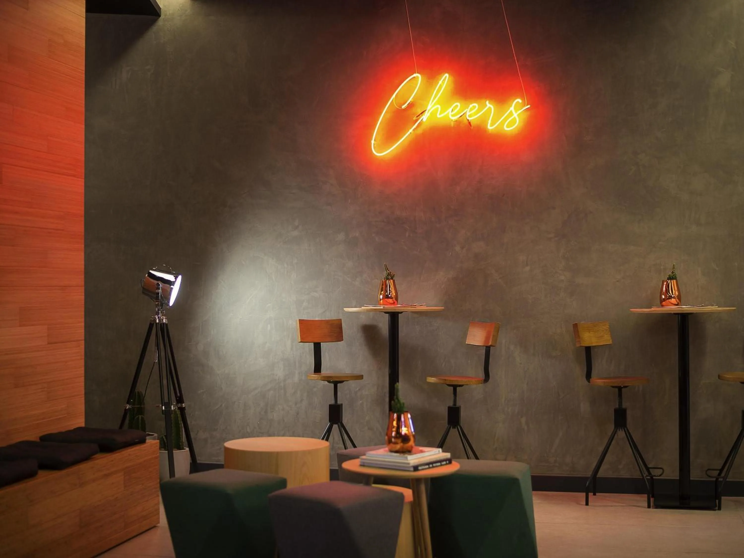 Lounge or bar in Novotel São Paulo Berrini