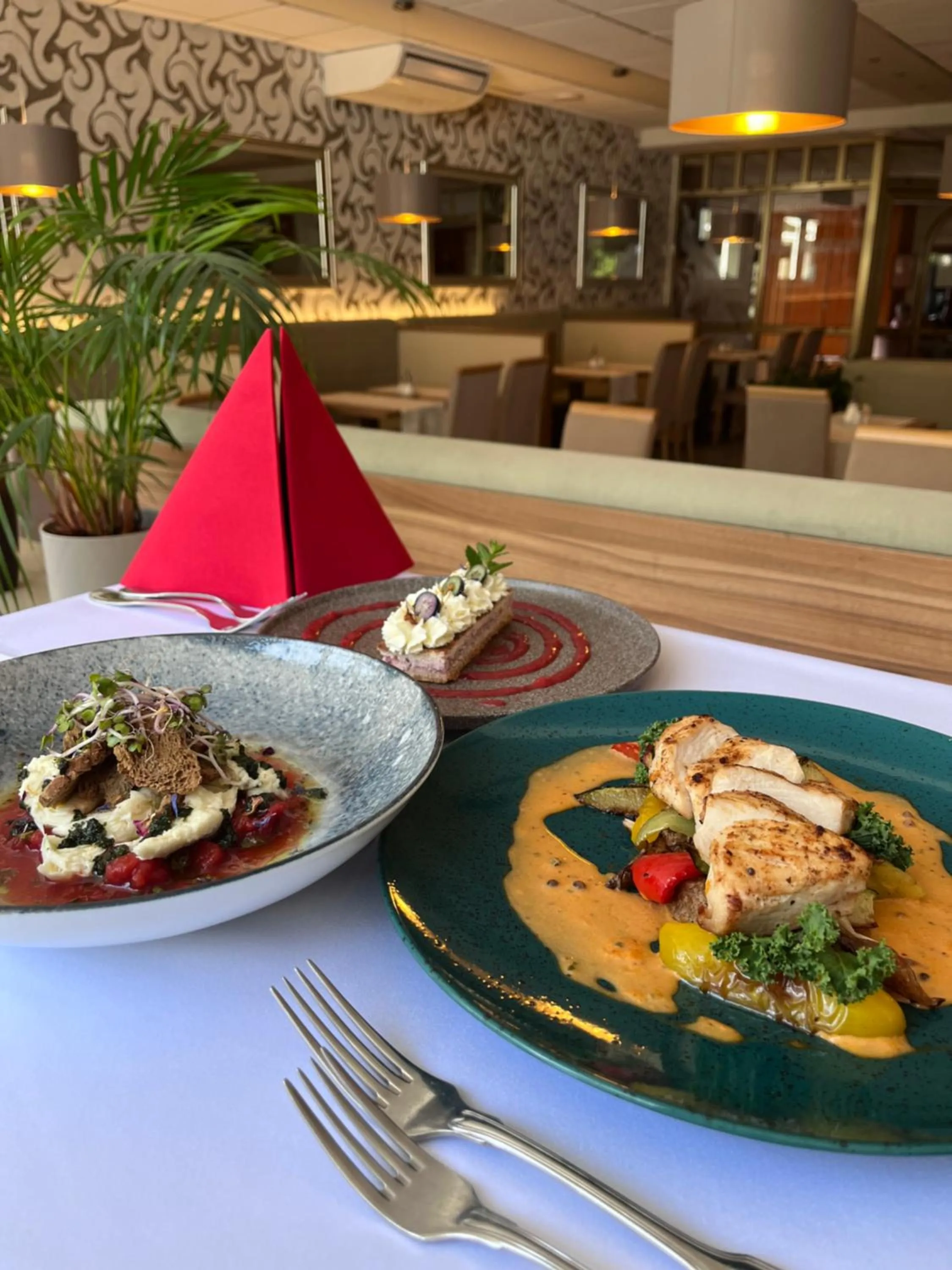 Restaurant/places to eat in Lázeňský hotel Pyramida