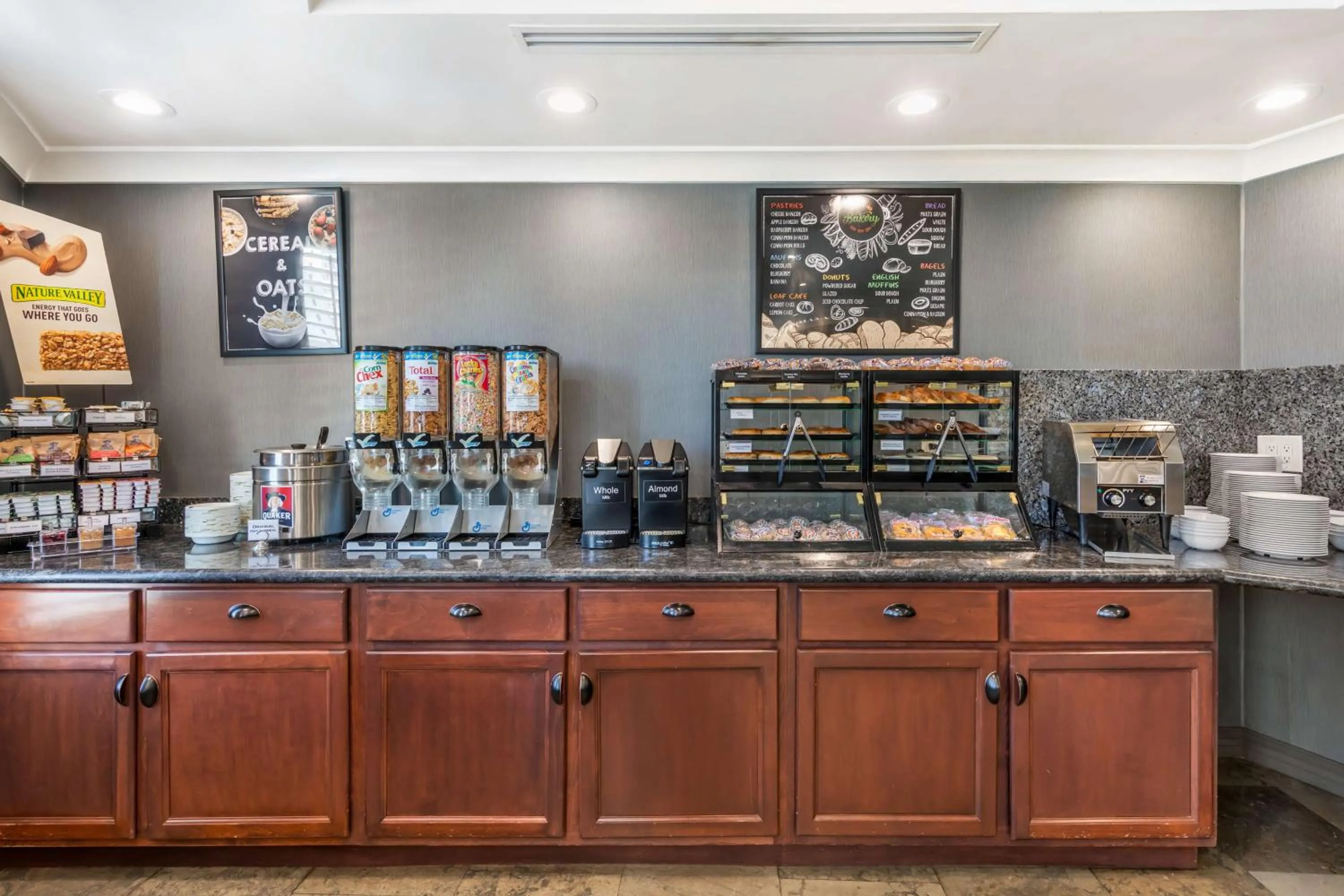 Breakfast in Best Western PLUS Avita Suites