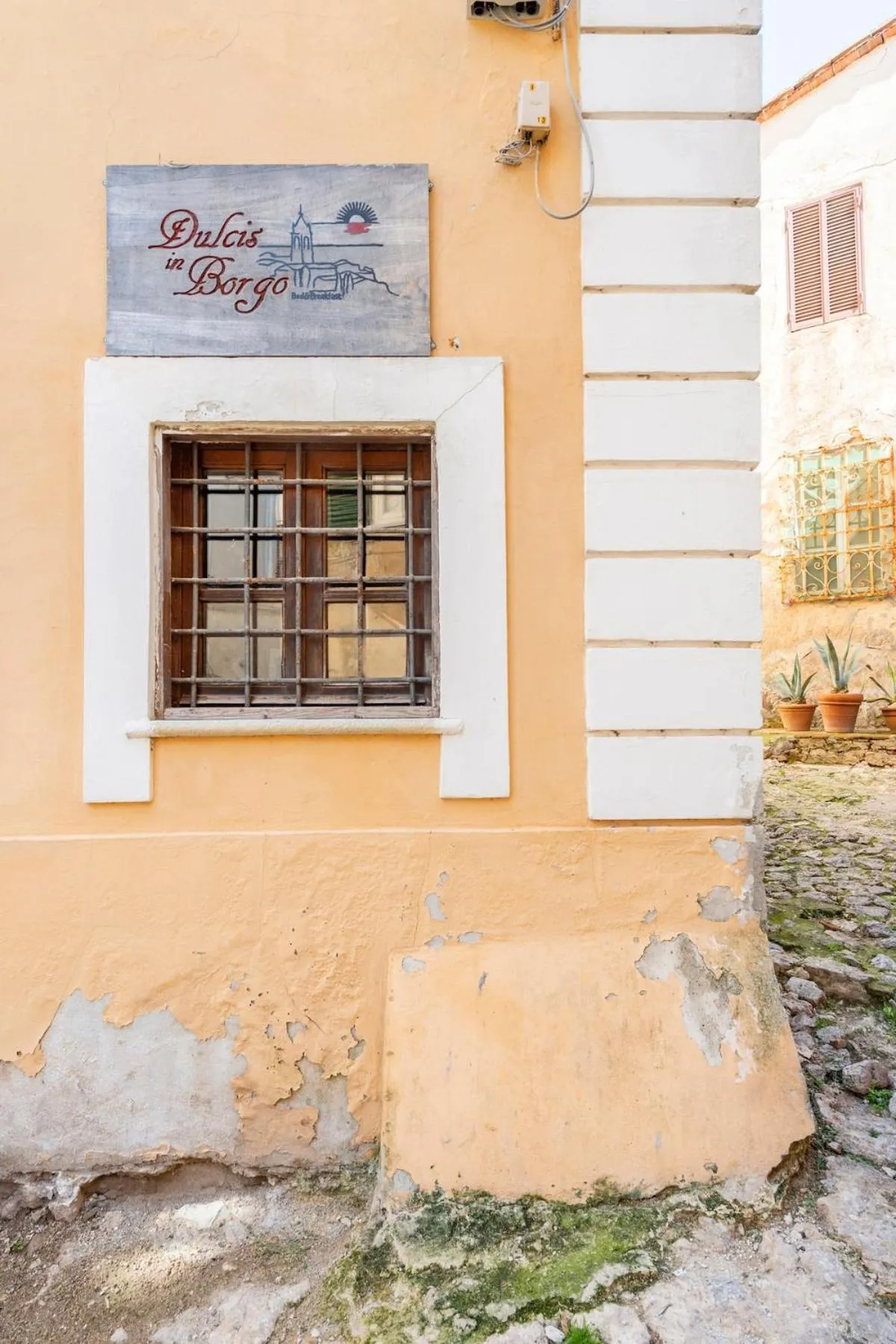 Property building in Dulcis in Borgo