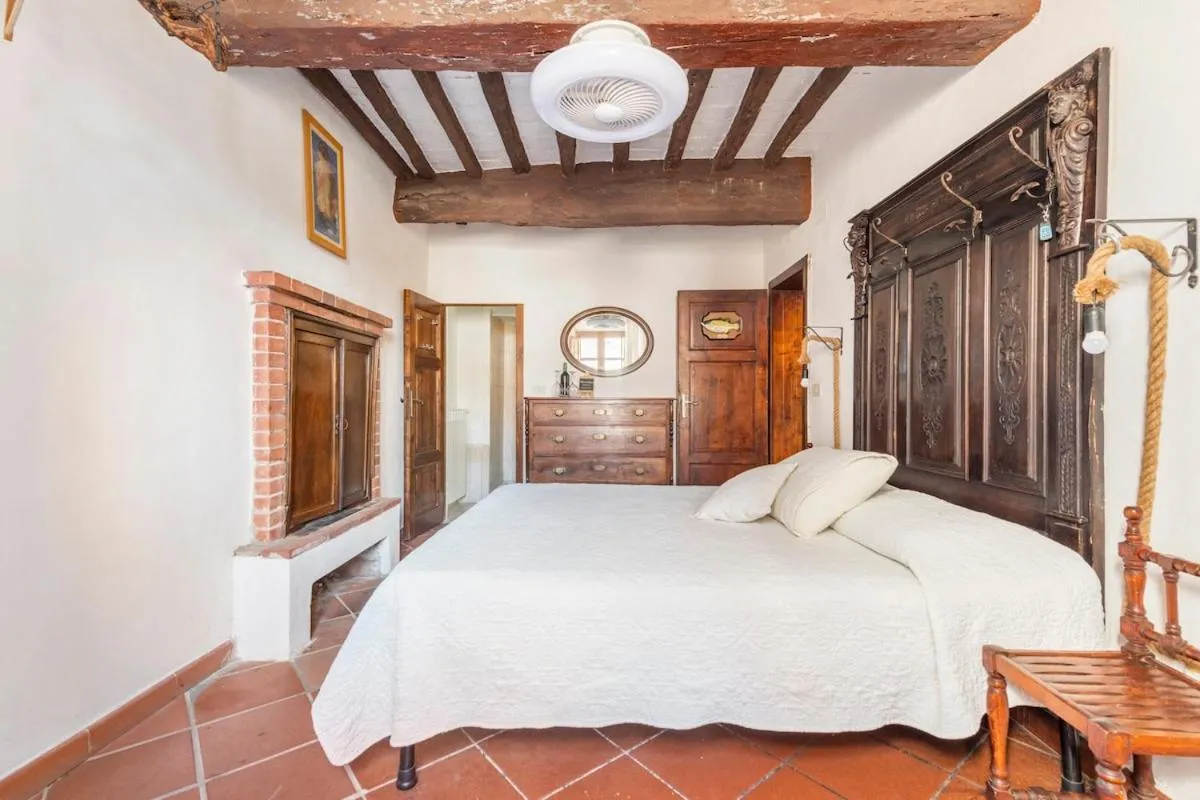 Photo of the whole room, Bed in Dulcis in Borgo