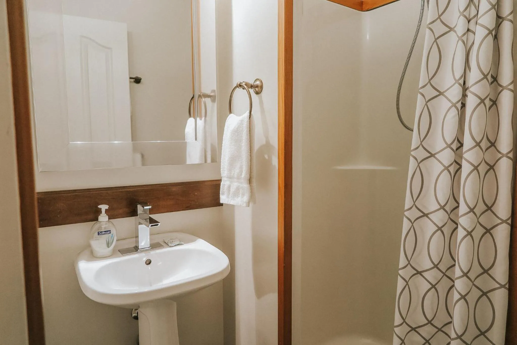 Bathroom in Cobble Wood and Bird Sanctuary Guest Houses