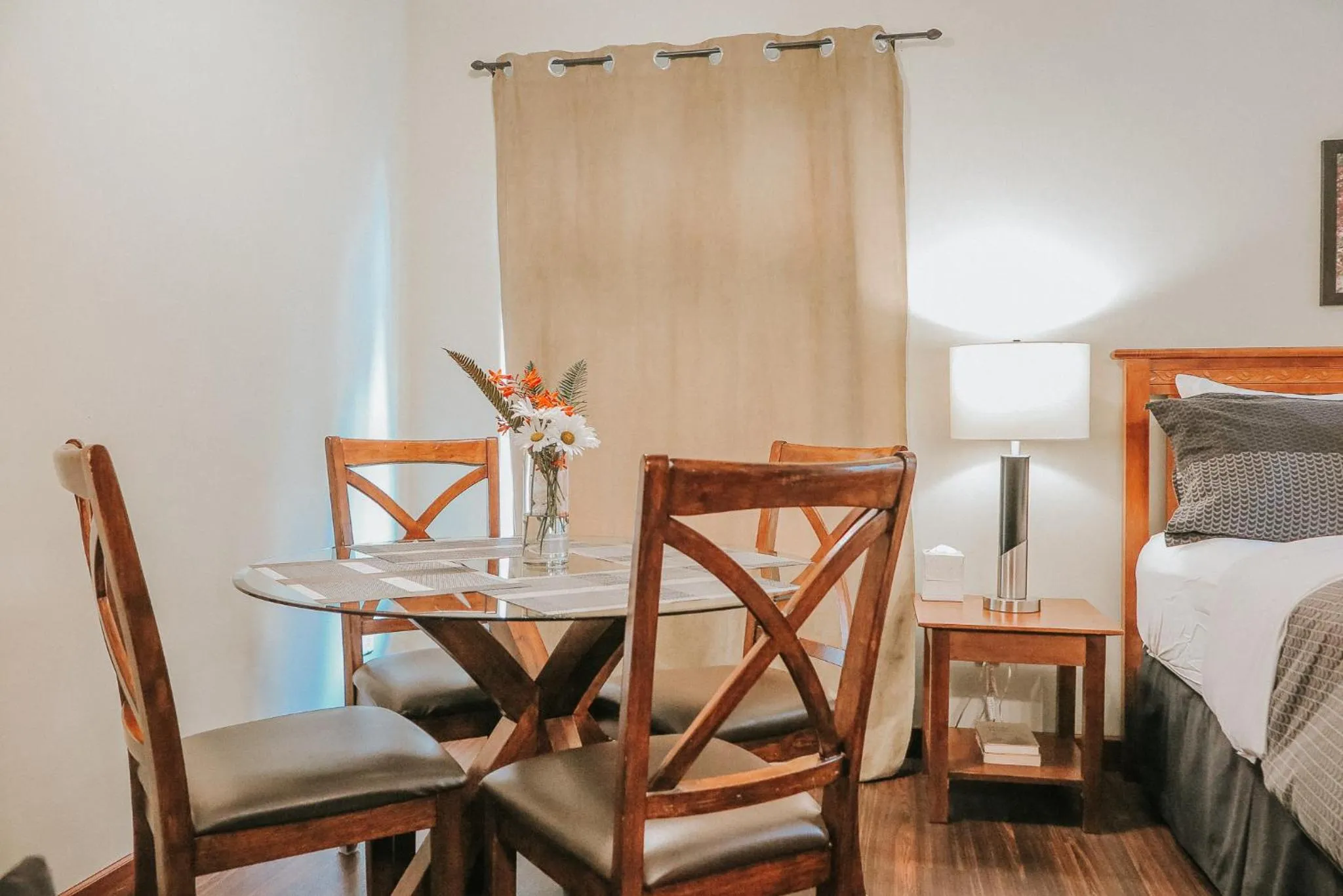 Dining area, Bed in Cobble Wood and Bird Sanctuary Guest Houses