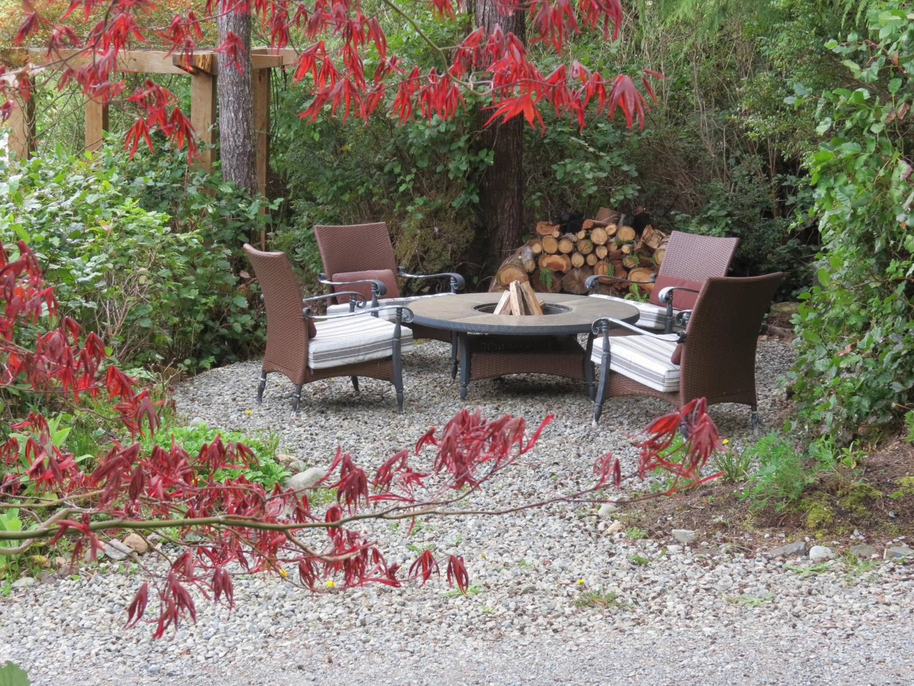 Seating area in Cobble Wood and Bird Sanctuary Guest Houses